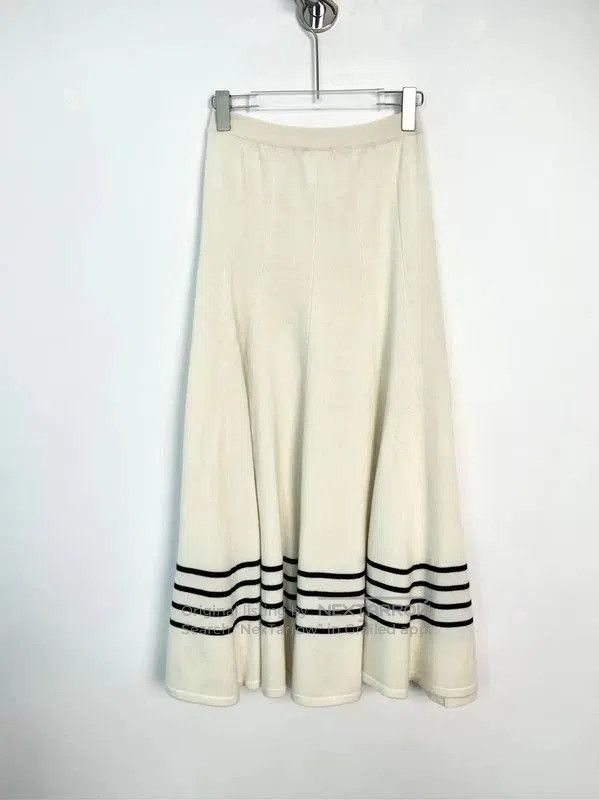 Chanel Chanel White Cotton Midi Skirt . Size 23" - 2 Thumbnail