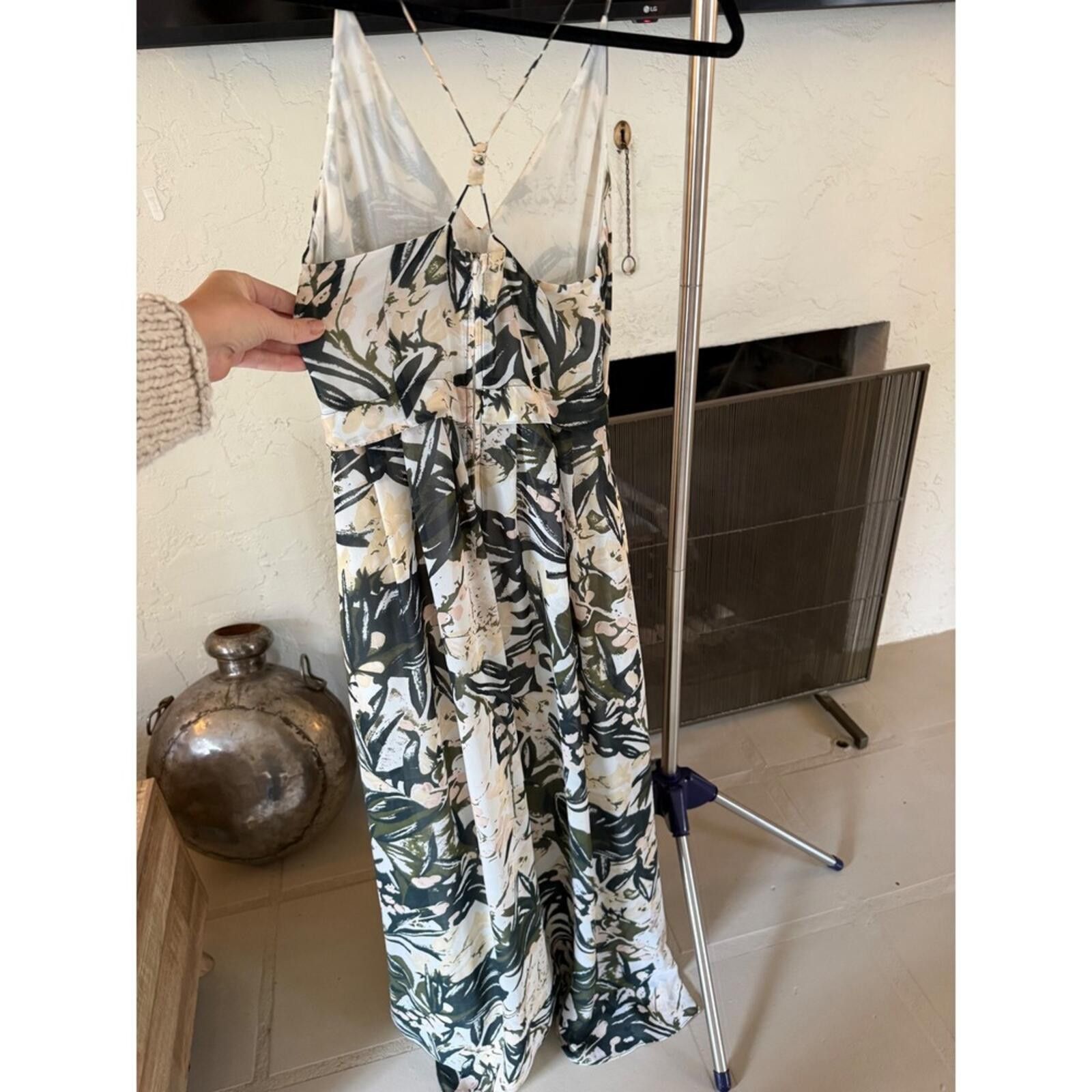 H&M H&M Floral Maxi Dress Green Cream Palm Print V-Neck 4 Size S / US 4 / IT 40 - 4 Thumbnail