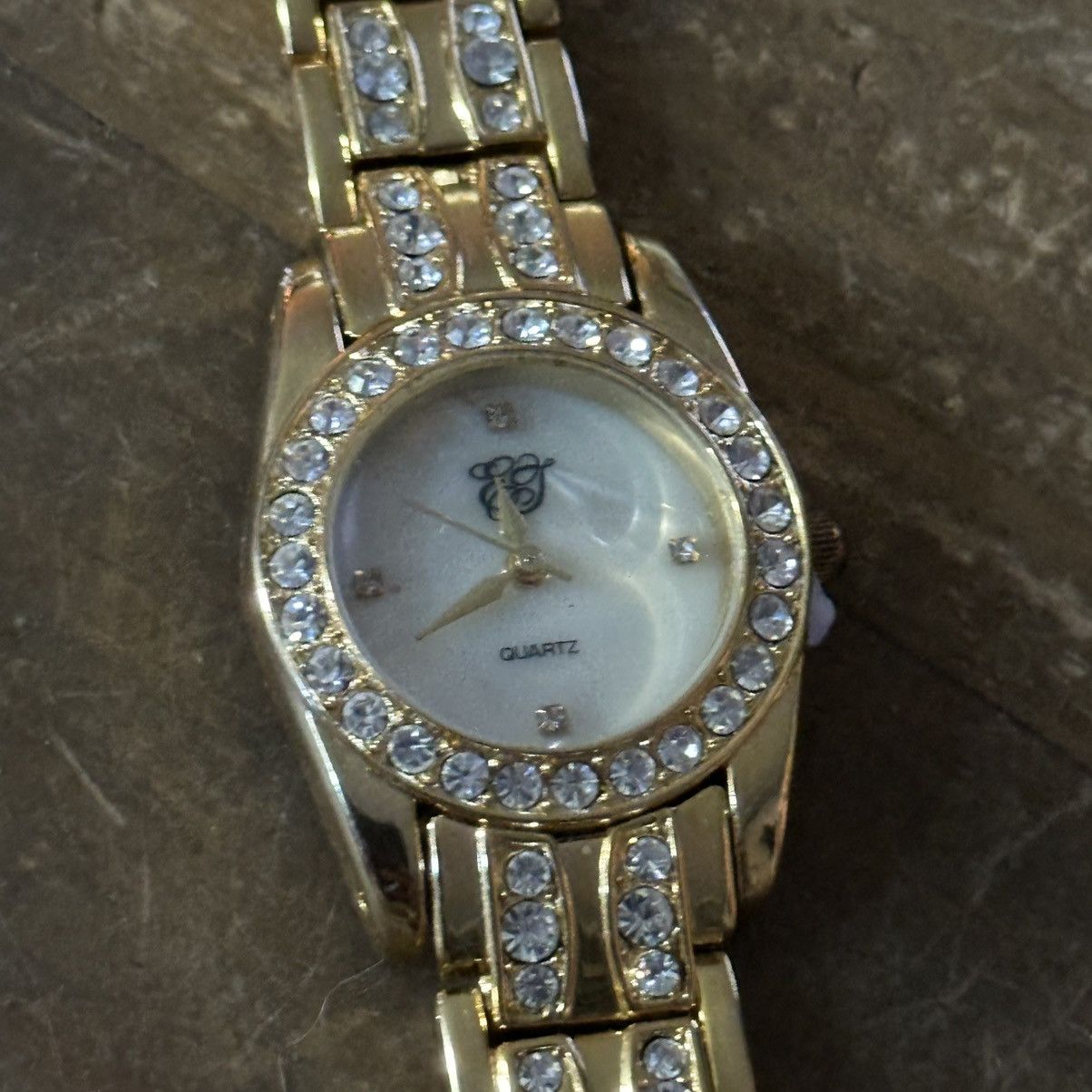 Vintage Vintage Elizabeth Taylor gold tone pave bezel watch Size ONE SIZE - 7 Thumbnail