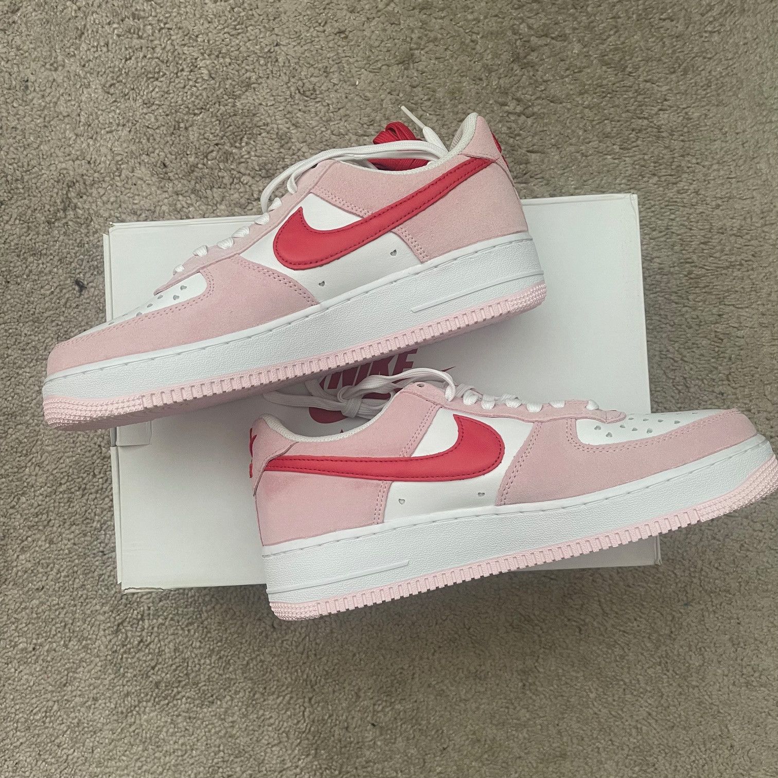 Nike Nike Air Force 1 07 Valentine’s Day NEW Size US 9.5 / EU 42-43 - 3 Thumbnail