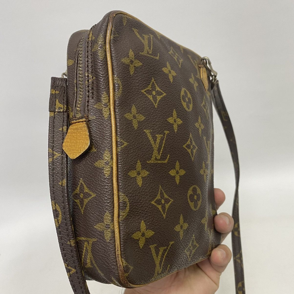 Vintage ‼️YES‼️AUTH. VINTAGE LOUIS VUITTON MINI DANUBE SHOULDER BAG Size ONE SIZE - 6 Thumbnail