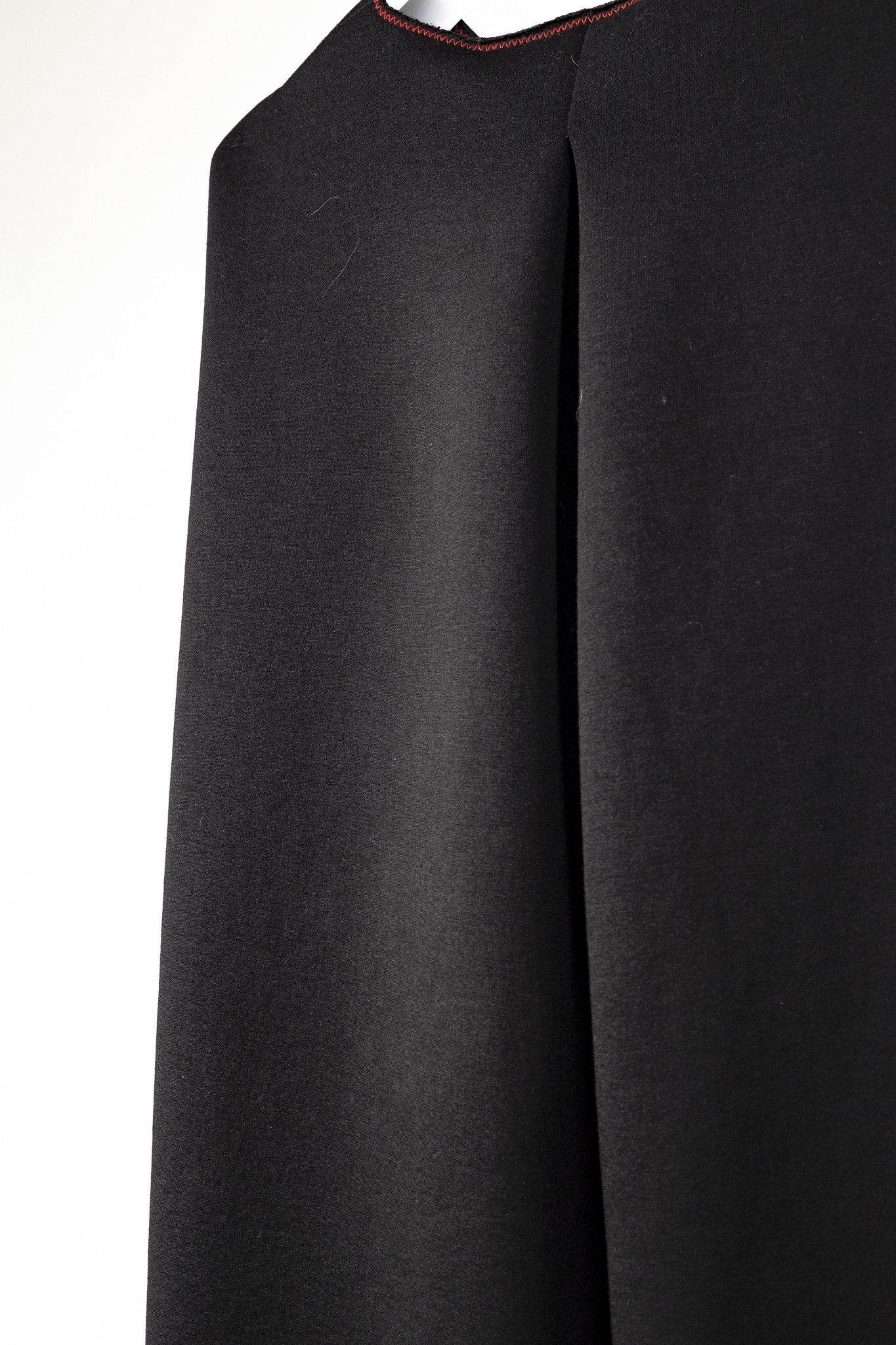 Marie Saint Pierre Marie Saint Pierre Black Neoprene Red-Trim Mini Shift Dress Size L / US 10 / IT 46 - 8 Thumbnail