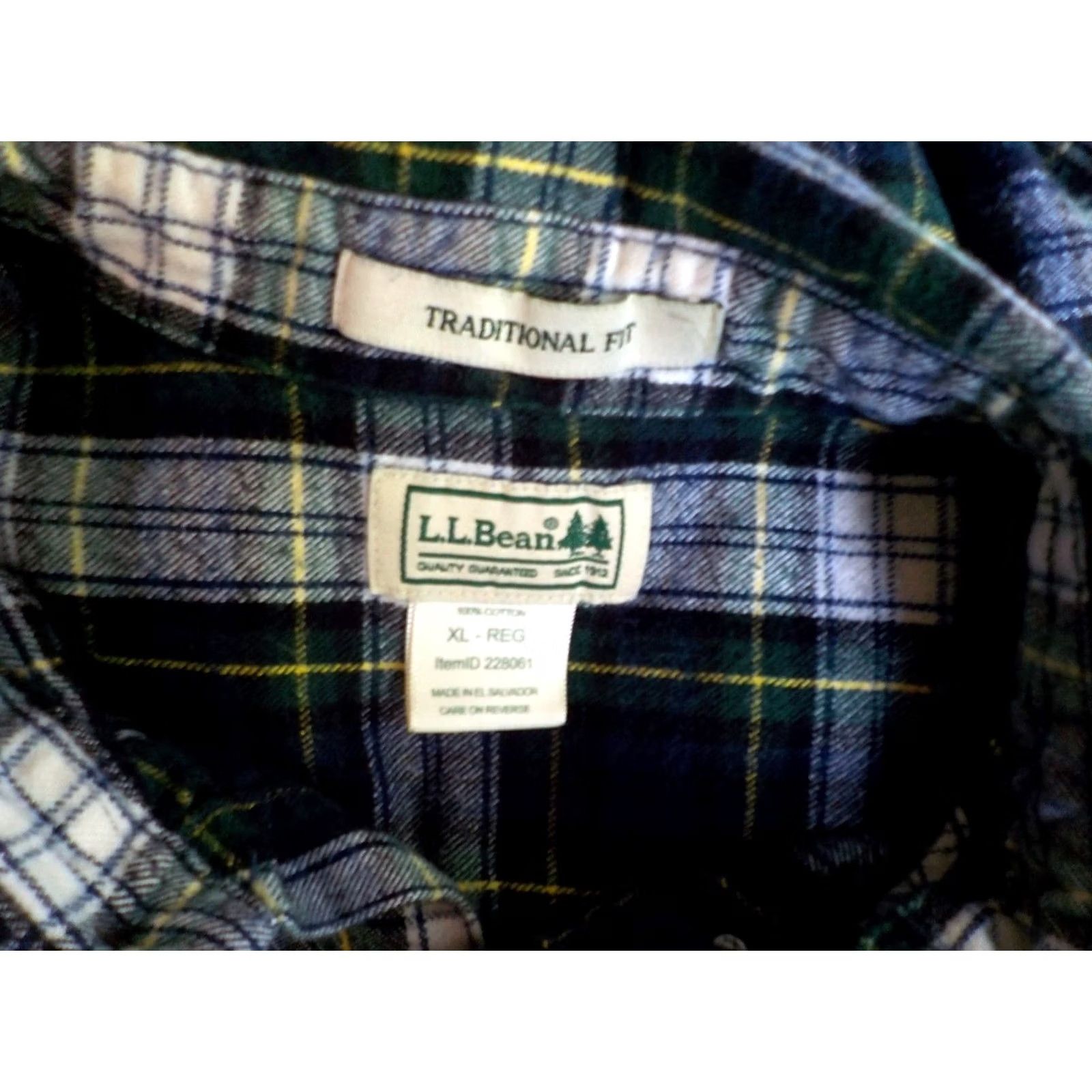 Vintage L. L. Bean Plaid Flannel Button-Down Shirt XL Navy Green White 100% Cotton Mens Shirt Size US XL / EU 56 / 4 - 4 Thumbnail