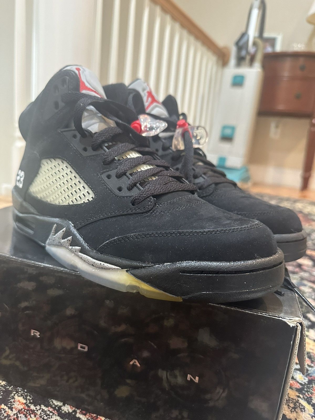 Jordan Brand 2011 Jordan 5 Black Metallic Size US 9 / EU 42 - 6 Thumbnail