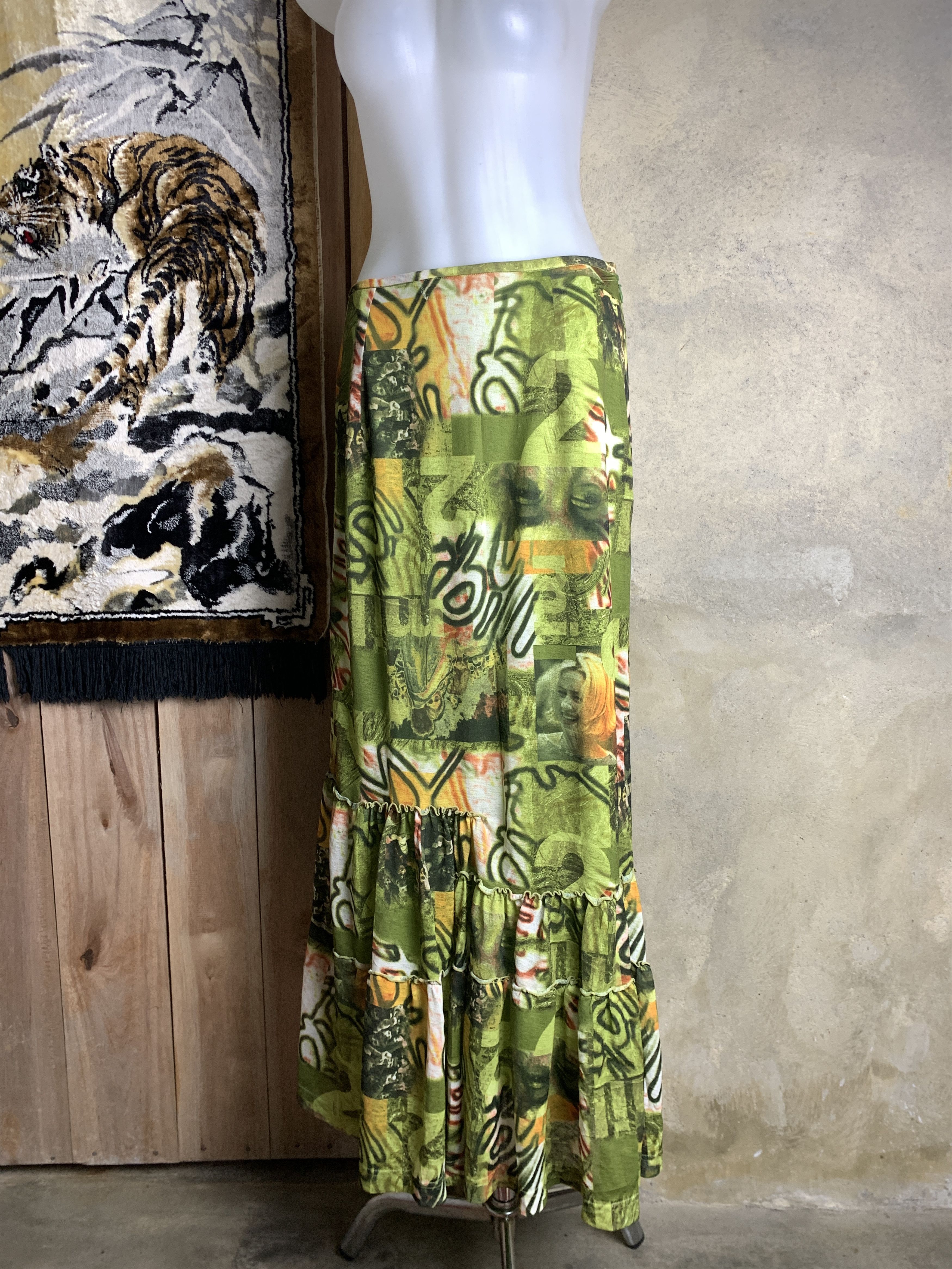 Japanese Brand Photograph Printed Green Mesh Midi Skirt (28) Size 28" / US 6 / IT 42 - 2 Thumbnail