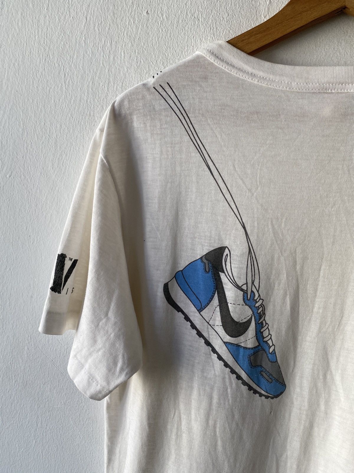 Nike × Vintage 1980s - RARE Nike Vintage Shoe Running T Shirt Size US M / EU 48-50 / 2 - 8 Thumbnail
