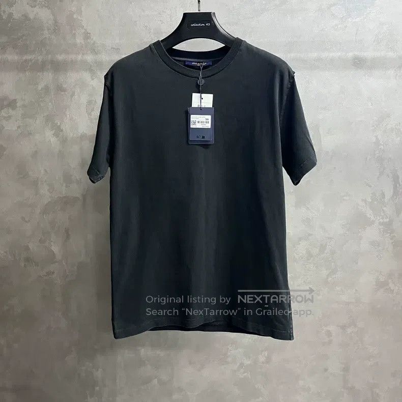 Louis Vuitton Louis Vuitton Black Back Label Crew Neck Short Sleeve T-Sh Size US S / EU 44-46 / 1 - 1 Thumbnail