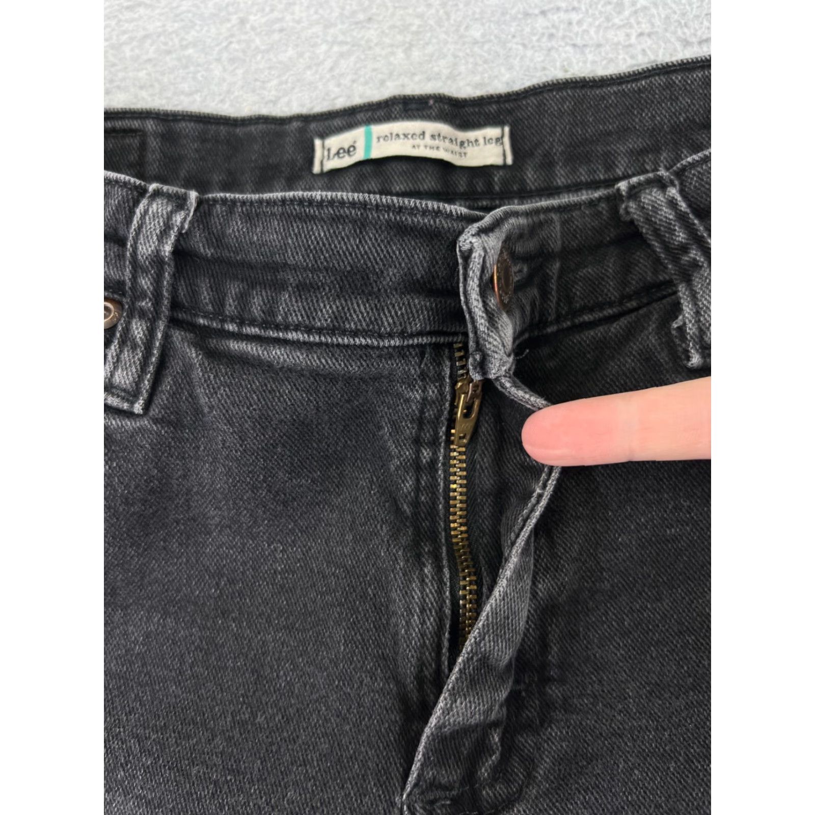 Lee Lee Shorts Women Black Denim Cut-Off Relaxed Mid Rise 26x1 Size 6 Womens Size 28" / US 6 / IT 42 - 6 Thumbnail