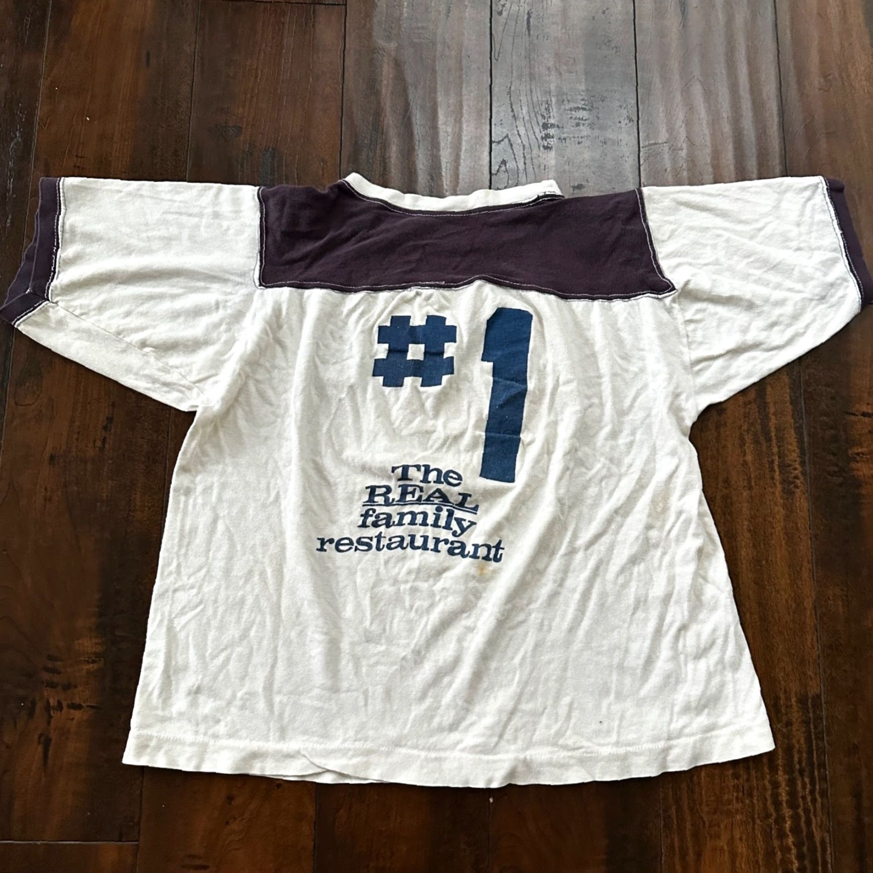 Vintage VINTAGE VIPs Restaurant 1970s T-Shirt 70s #1 Rockabilly Solid White Short Sleeve Crew Neck Men S Graphic Print Vintage 80s 90s Boys Mens Size US S / EU 44-46 / 1 - 6 Thumbnail