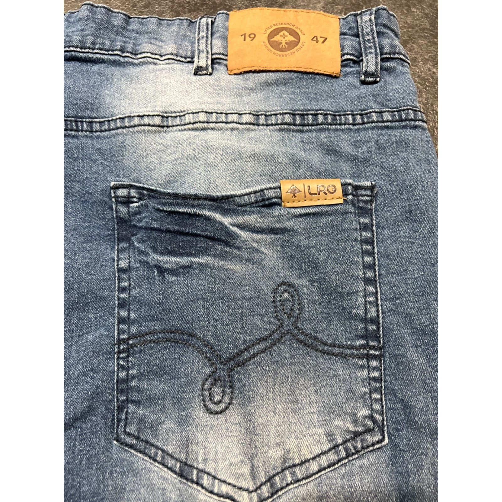 Vintage LRG 1942 Jeans Size 42x32 Blue Denim Straight Classic Streetwear 90s Mens Size US 42 / EU 58 - 3 Thumbnail