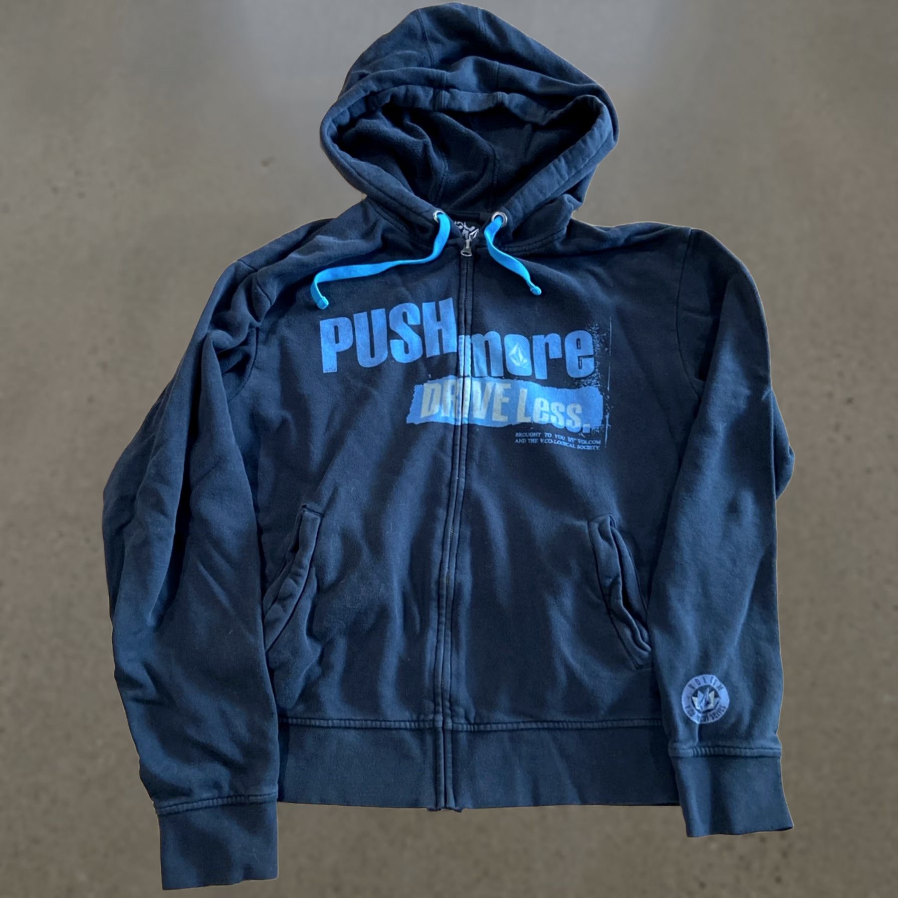 Volcom VINTAGE Volcom Hoodie Men M Black Blue Full Zip Heavyweight Camouflage Logo 90s Mens Size US M / EU 48-50 / 2 - 1 Thumbnail