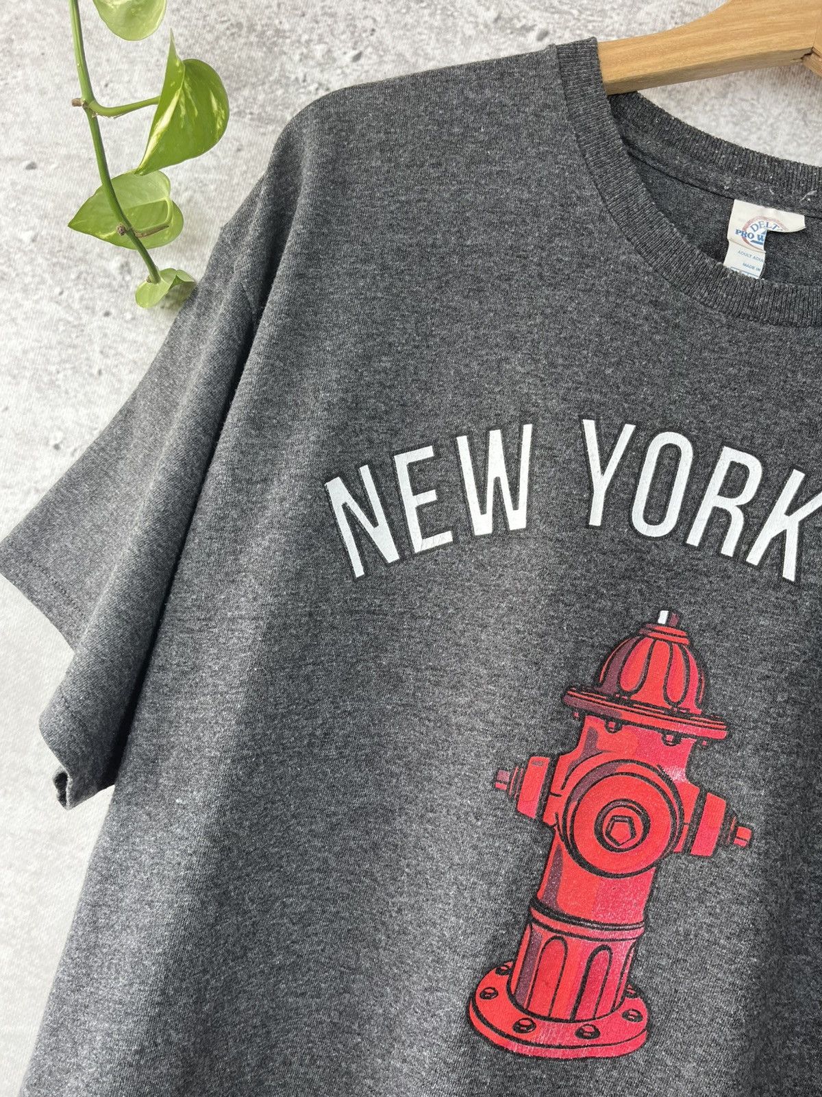 Delta New York City t-shirt Size US L / EU 52-54 / 3 - 3 Thumbnail