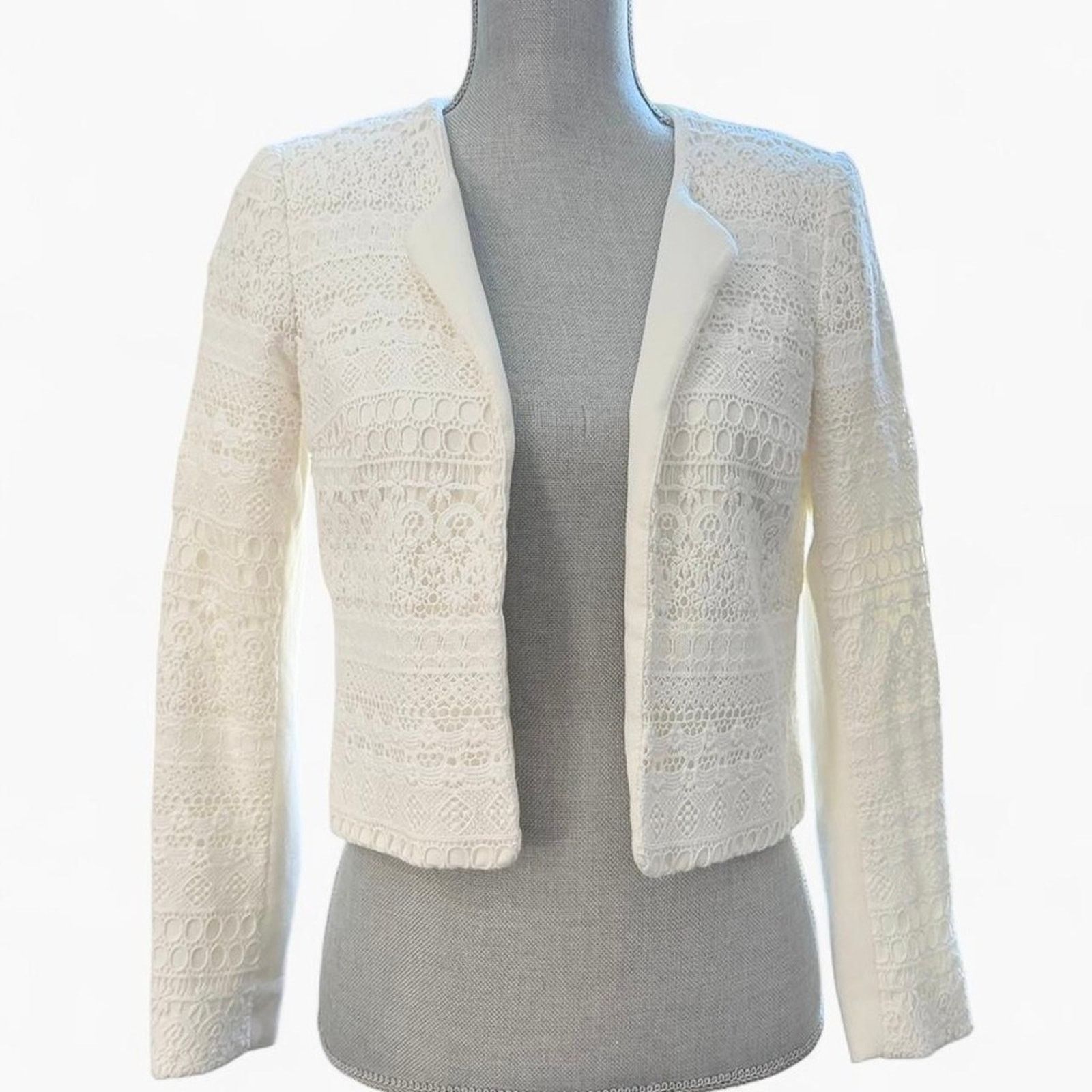 H&M H&M Blazer Lace Crochet cropped white blazer small size 4 Size S / US 4 / IT 40 - 1 Thumbnail