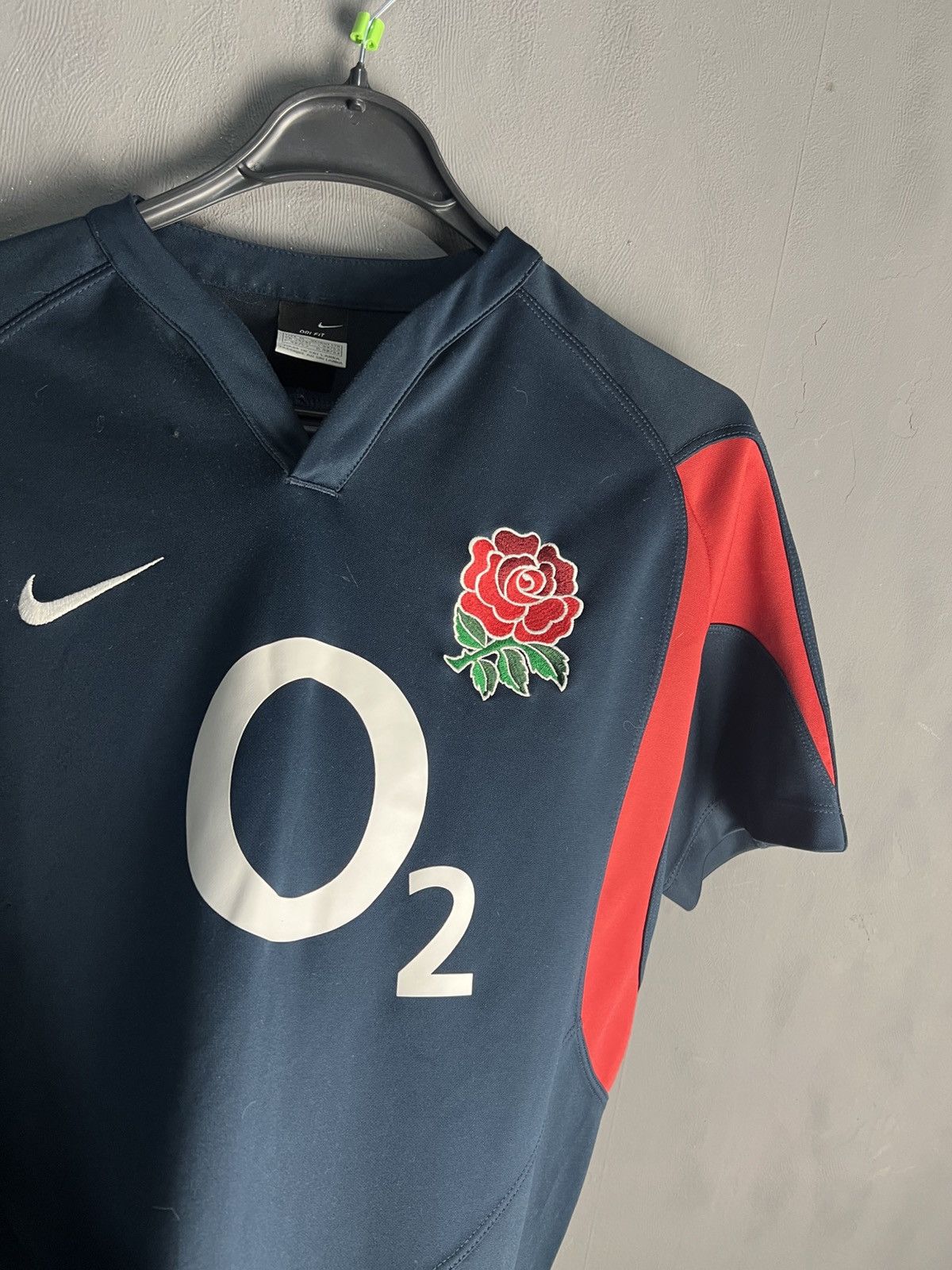 Nike Vintage 00s Nike O2 England rugby jersey Rose black hype y2k Size US M / EU 48-50 / 2 - 4 Thumbnail