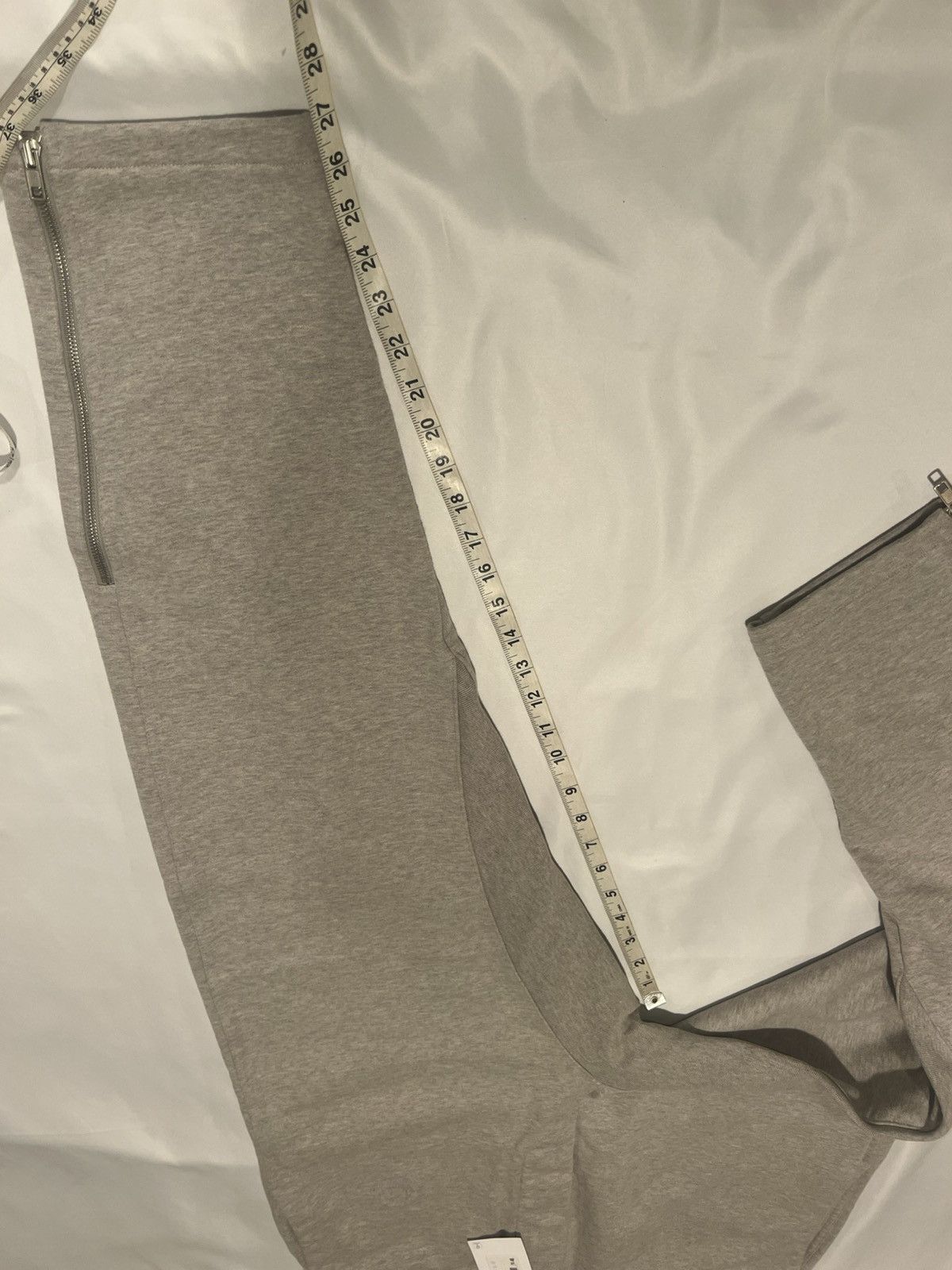 Maison Margiela Maison margiela sweatpants. 48/32. $850 Size US 32 / EU 48 - 4 Thumbnail