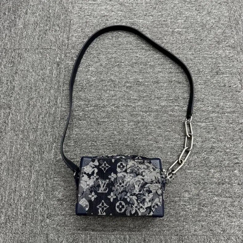 Louis Vuitton Louis Vuitton Tapestry Denim Box Bag. Size ONE SIZE - 1 Thumbnail