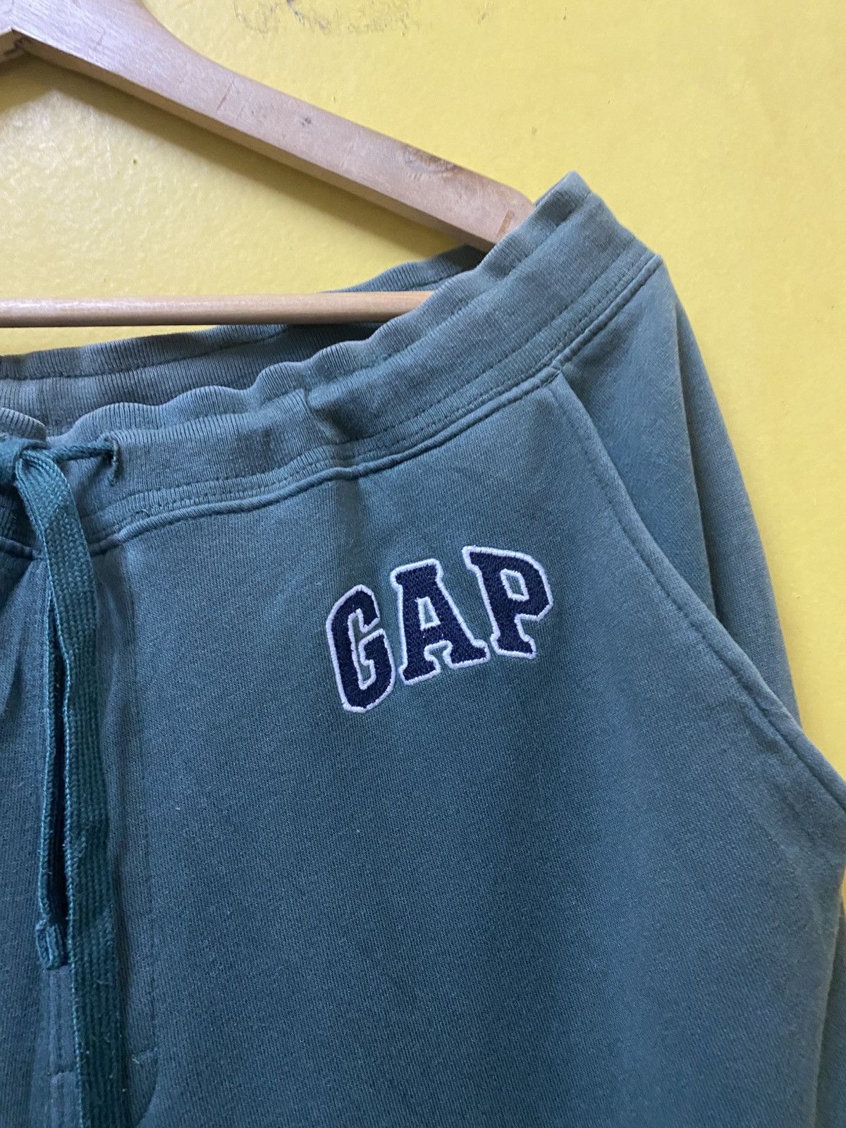 Gap Gap Sweatpants Small Logo Green Colour Size US 37 - 3 Thumbnail