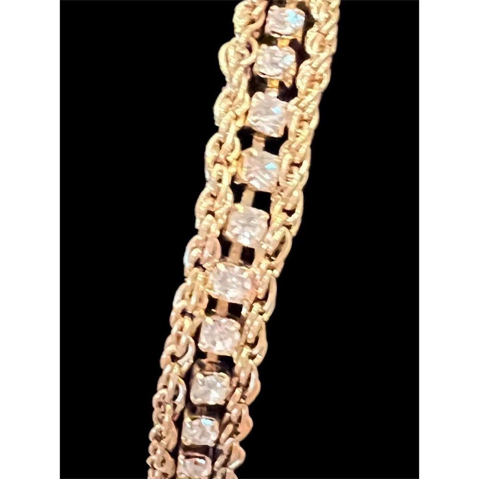 The Unbranded Brand Delicate Gold toned vintage tennis bracelet Size ONE SIZE - 3 Thumbnail