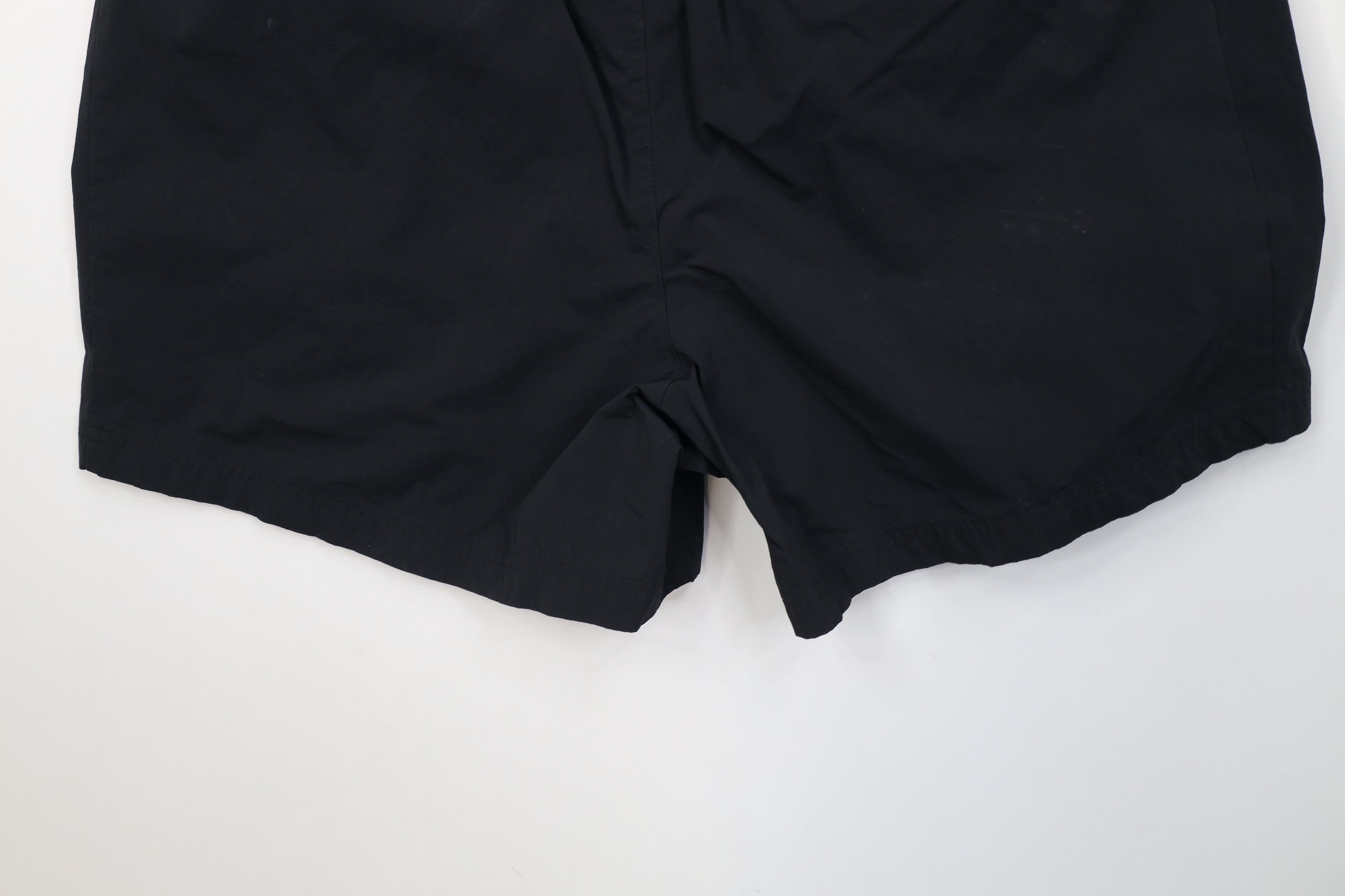 New Balance Vintage Y2K New Balance Above Knee Windbreaker Shorts Black Size US 34 / EU 50 - 12 Thumbnail