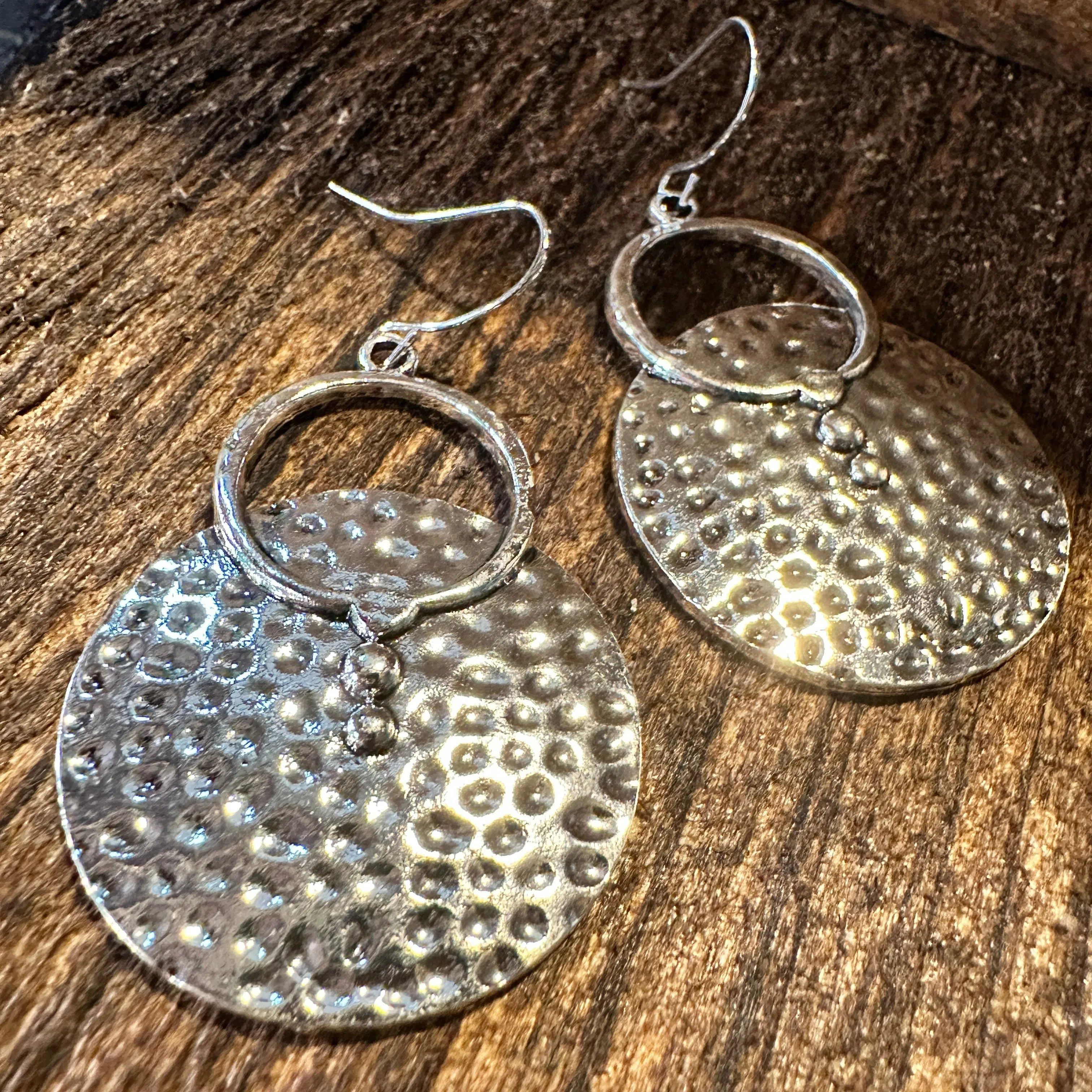 Other Boho Hippie Western Pounded Silver Circle Drop Wire Earrings Size ONE SIZE - 4 Thumbnail