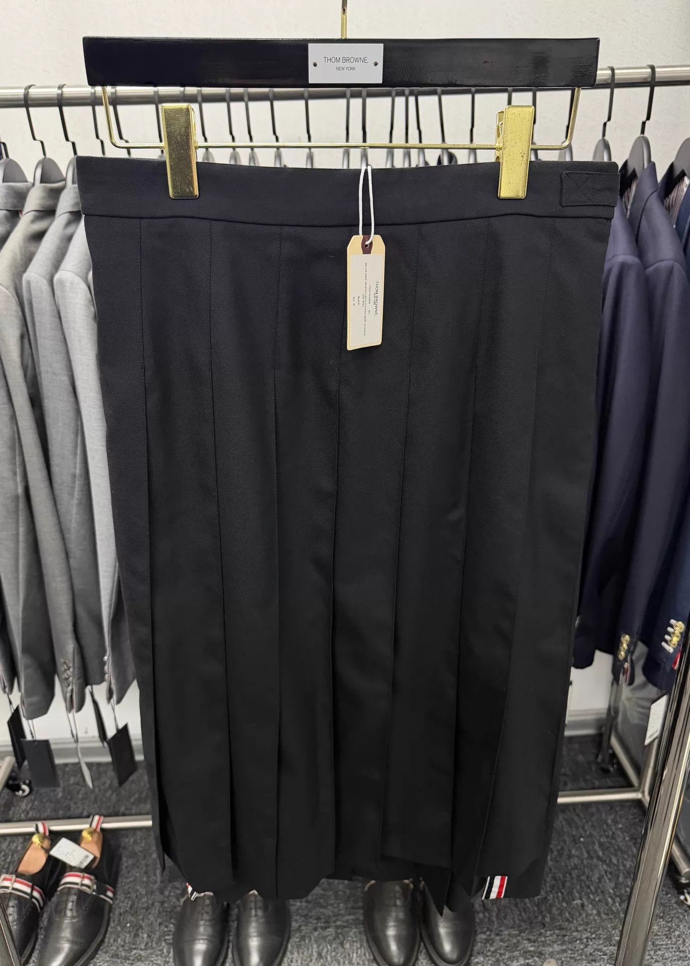 Thom Browne Thom Browne Women's Rare Black Buckle Pleated Skirt Size40 Size 27" / US 4 / IT 40 - 1 Thumbnail