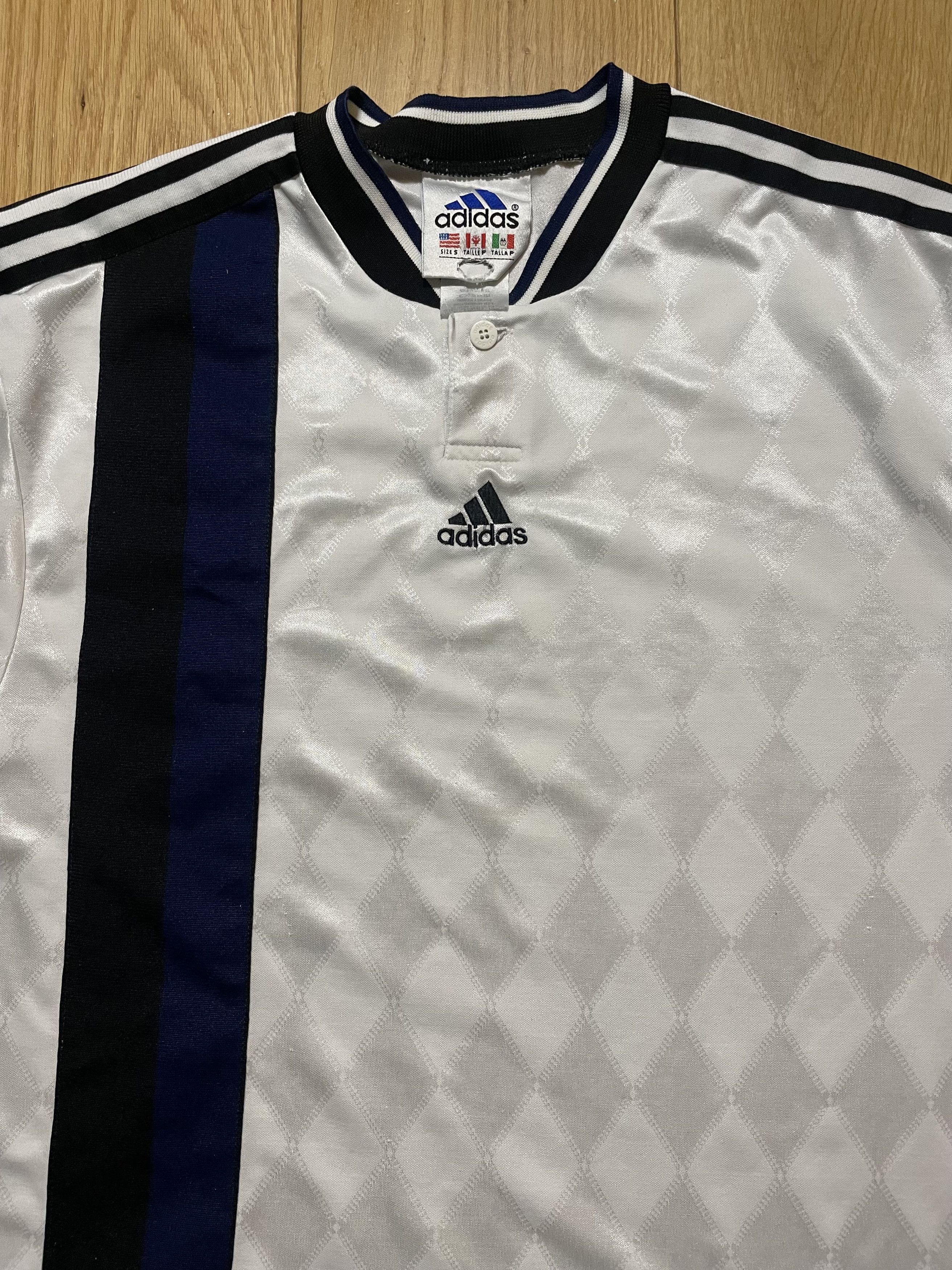 Adidas Vintage Adidas Soccer Jersey Size US S / EU 44-46 / 1 - 2 Thumbnail