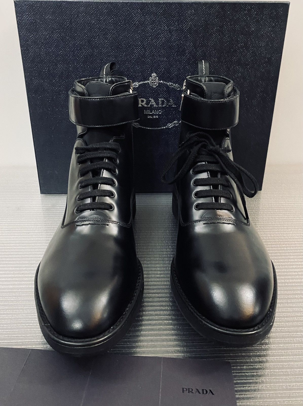 Prada 🇮🇹 black calf side zip top collar combat boots 10 NEW