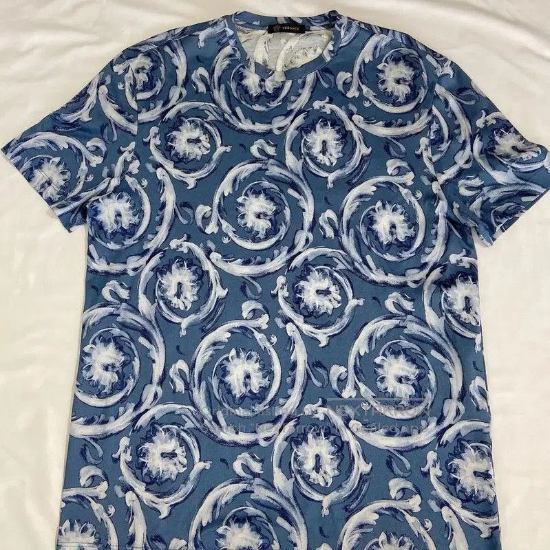 Versace Versace Multicolor Women's T-Shirt in XS Size . Size XS / US 0-2 / IT 36-38 - 1 Thumbnail