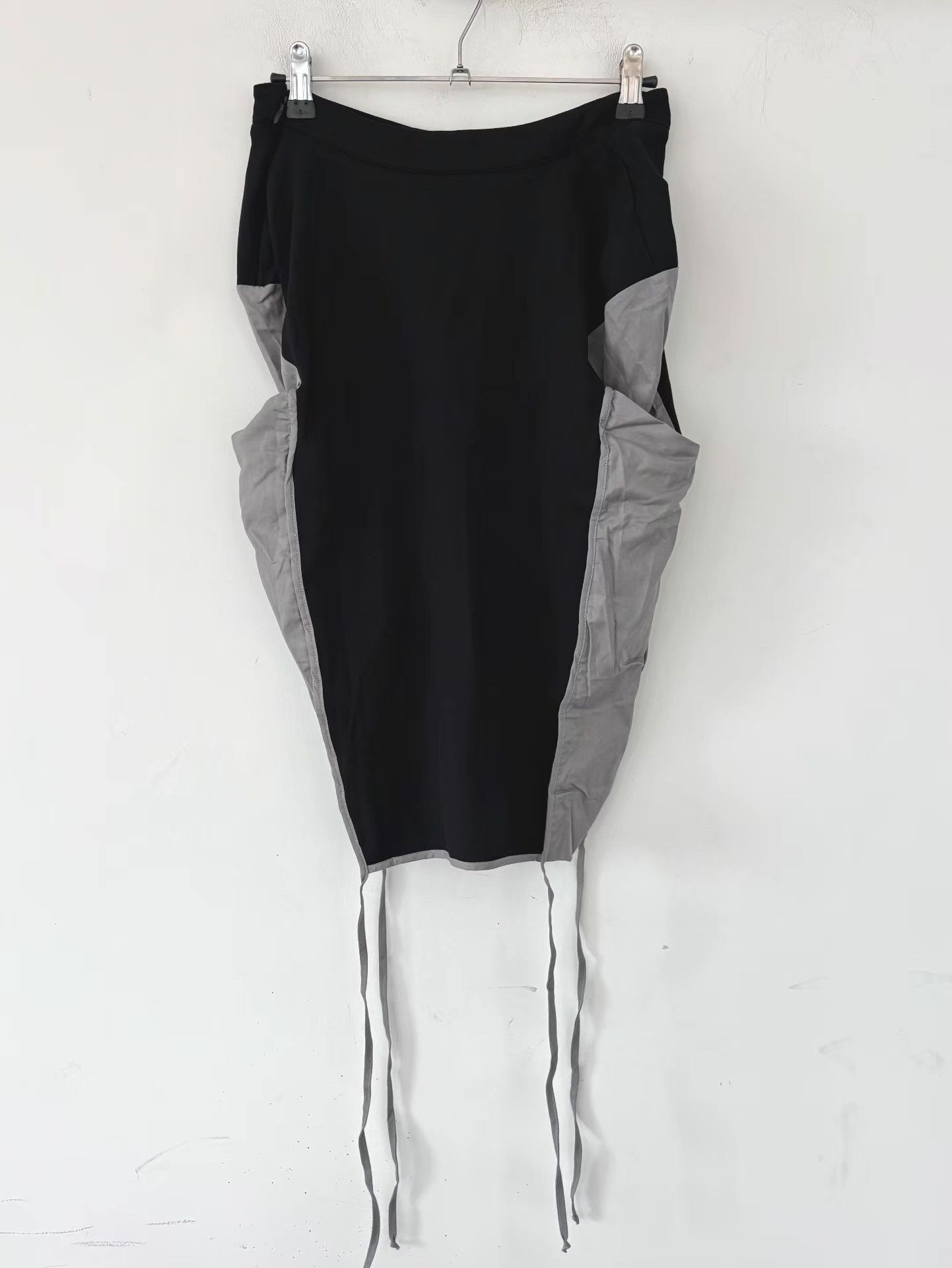 Vivienne Westwood Vivienne Westwood Women's Black Paneled Midi Skirt Ｑ21 Size S / US 4 / IT 40 - 3 Thumbnail