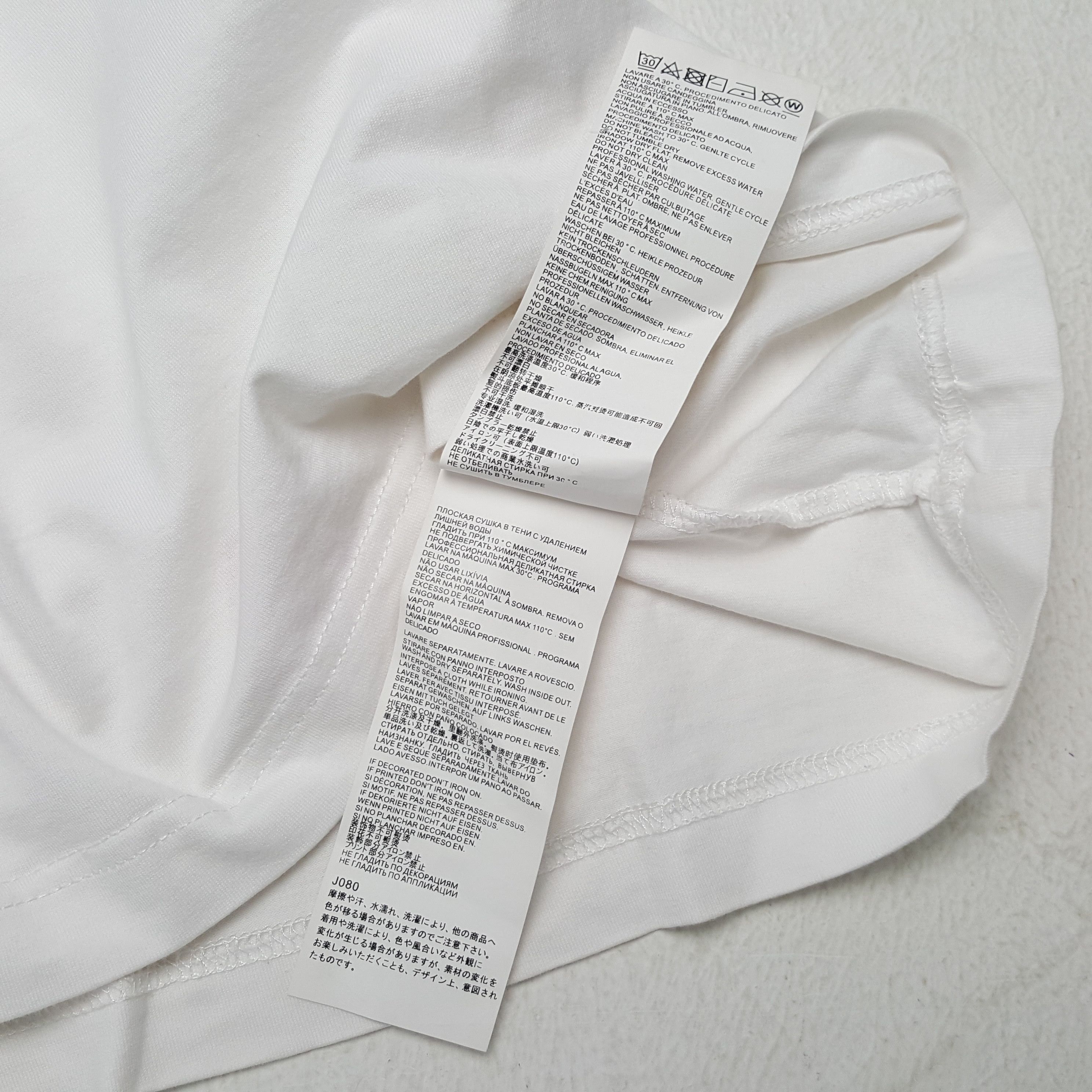 Vintage MAISON MARGIELA Fashion Designer Brand Tshirt Size US XL / EU 56 / 4 - 5 Thumbnail