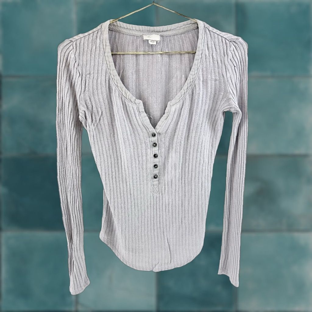 Anthropologie Anthropologie Postage Stamp Knit Top Womens XS Blouse Shirt Casual Knit 3/4 Sleeve Gray Spandex Rayon Ribbed V-Neck Regular Bag Bohemian Classic Size XS / US 0-2 / IT 36-38 - 1 Thumbnail