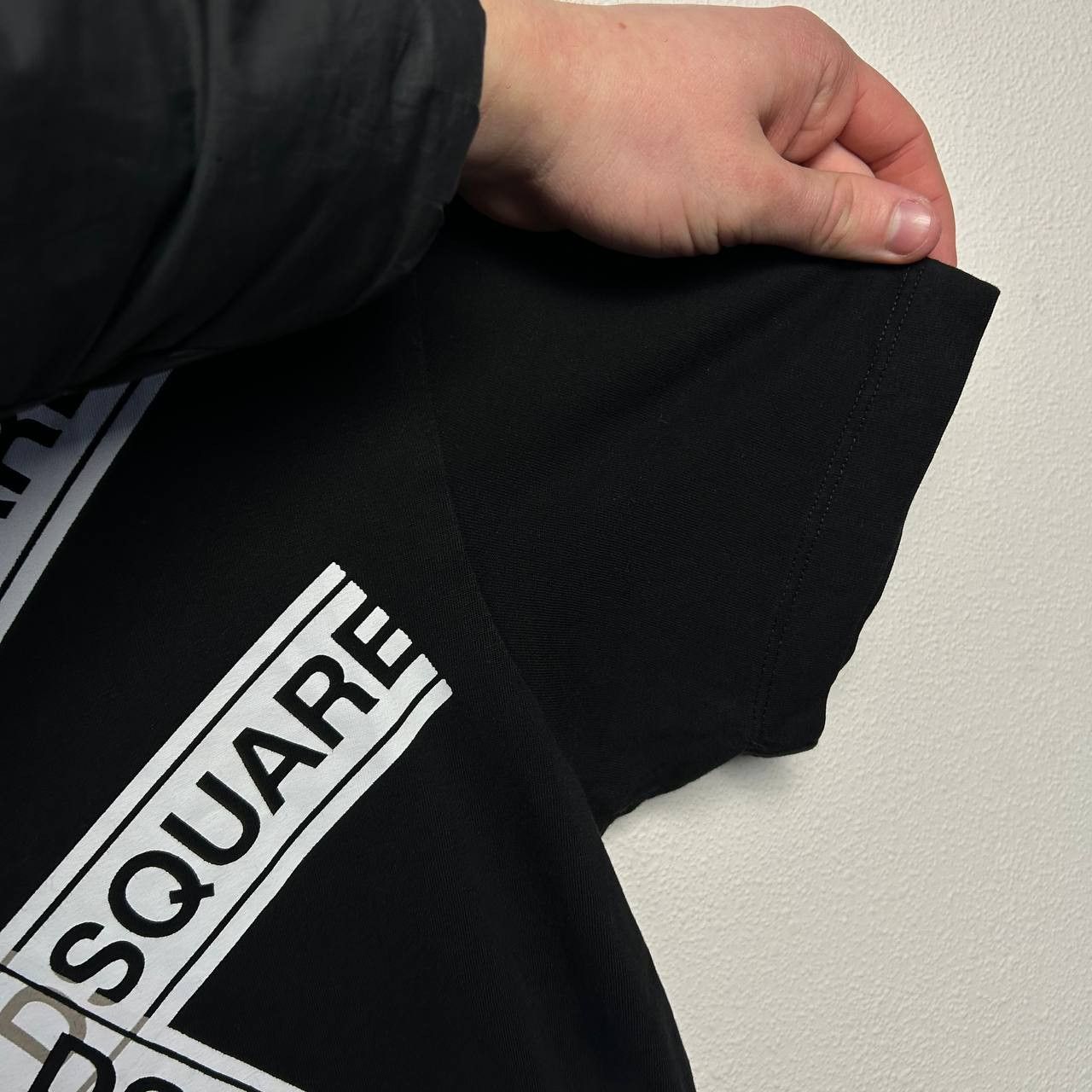 Dsquared2 Designer Dsquared2 big logo streetwear y2k opium tee Size US S / EU 44-46 / 1 - 6 Thumbnail