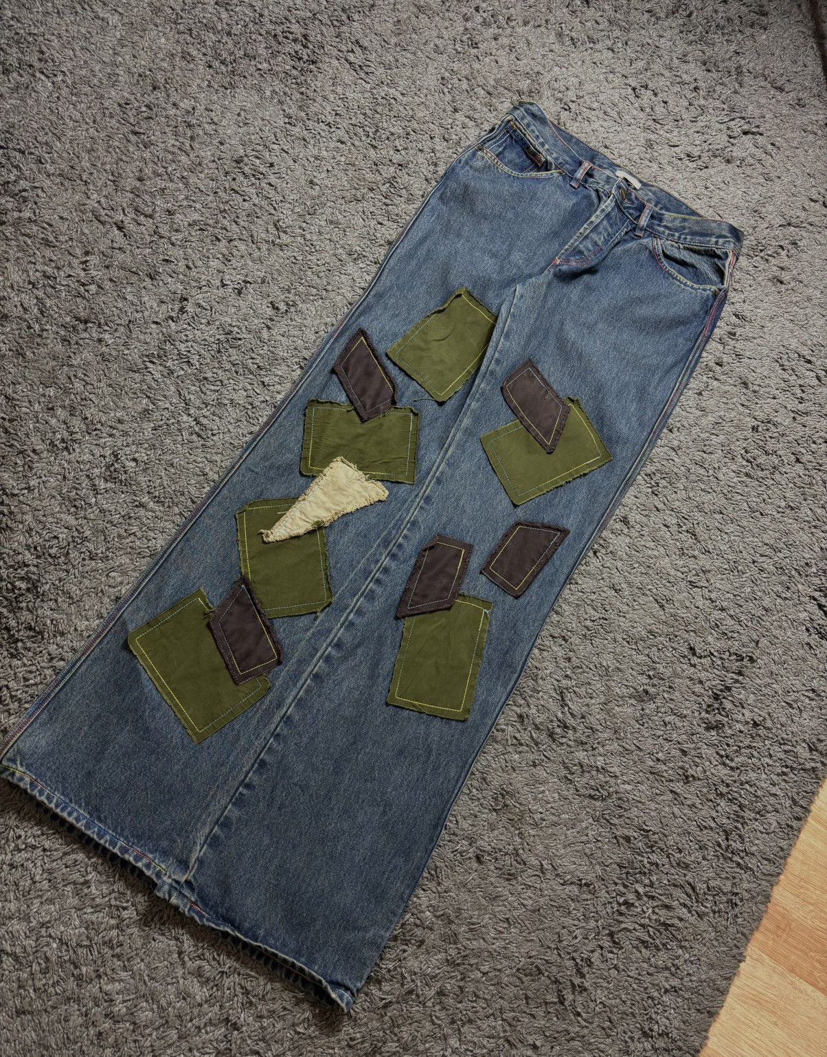 (di)vision Unique Patchwork Denim Jeans – Size 32 Size 24" / US 00 / IT 34 - 2 Thumbnail