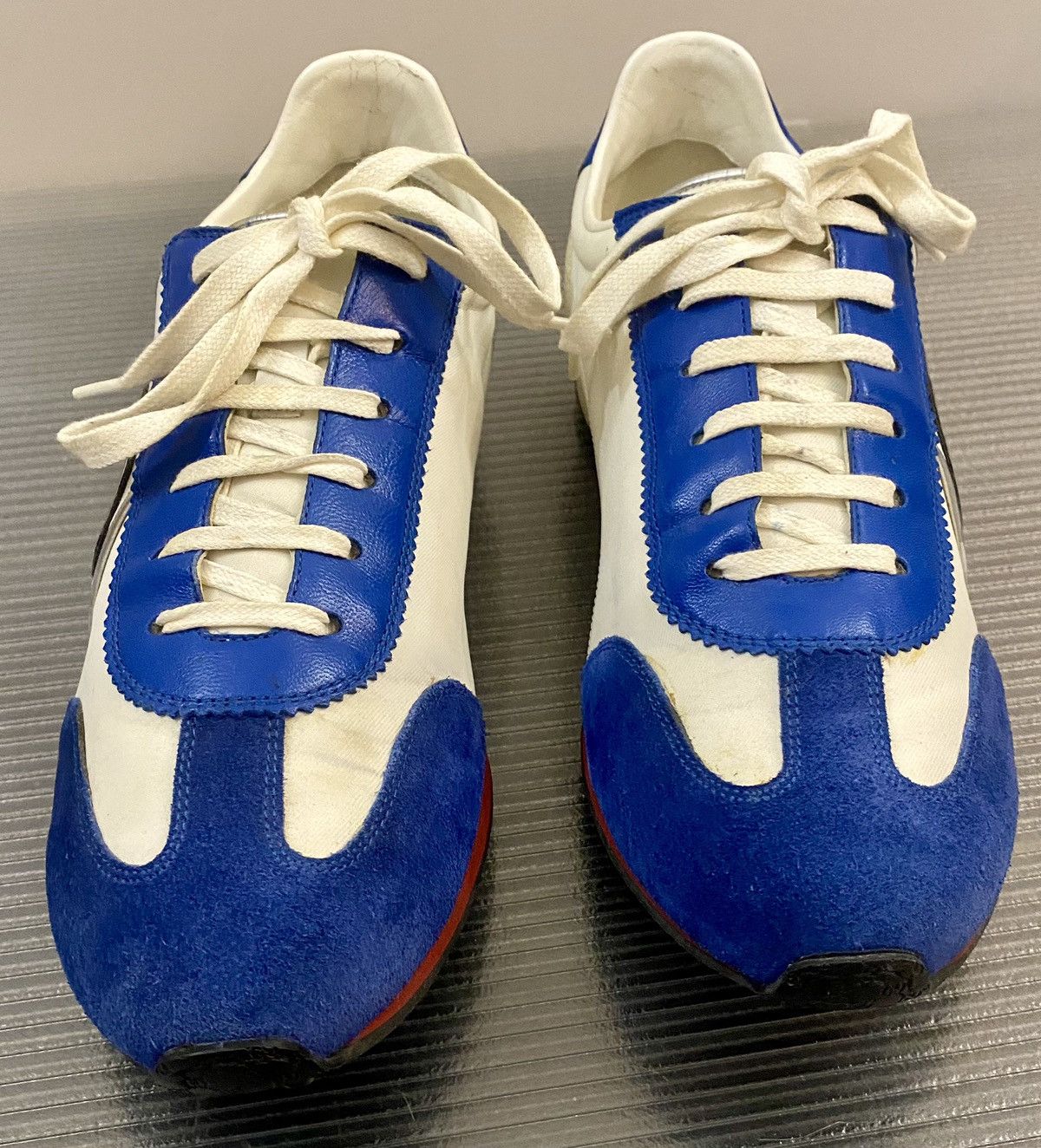 Gucci Gucci 🇮🇹 x Tom Ford white blue suede GG sneaker 9.5uk VINTAGE Size US 10.5 / EU 43-44 - 5 Thumbnail