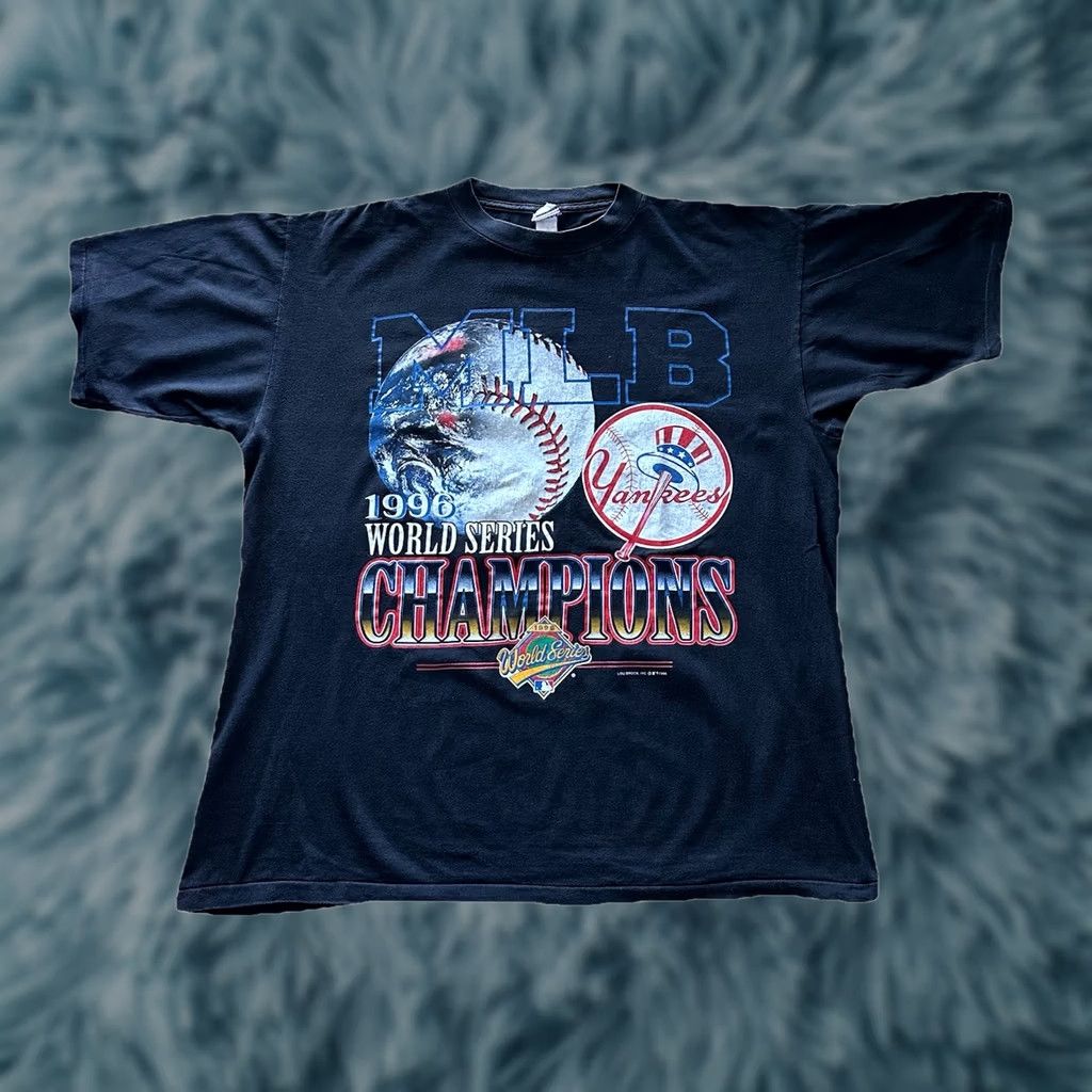 Vintage VINTAGE 90s New York Yankees 1996 World Champion T-Shirt Single Stitch XL Black Size US XL / EU 56 / 4 - 1 Thumbnail