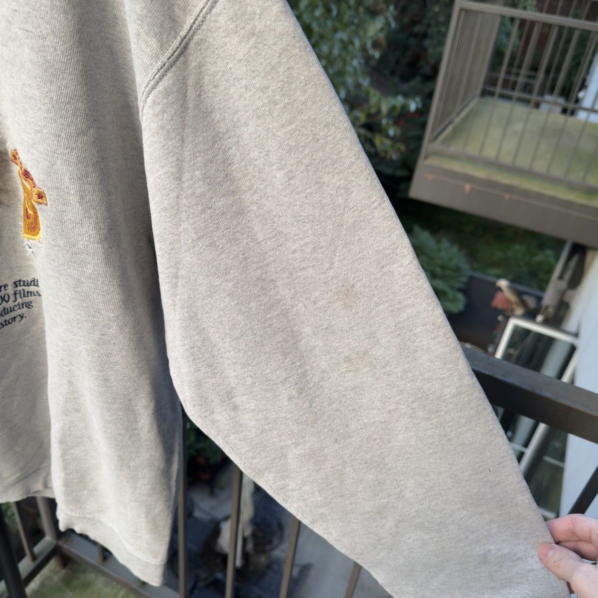Vintage Universal Studios Hollywood Thrashed Sweatshirt ERD Grunge Size US XL / EU 56 / 4 - 7 Thumbnail