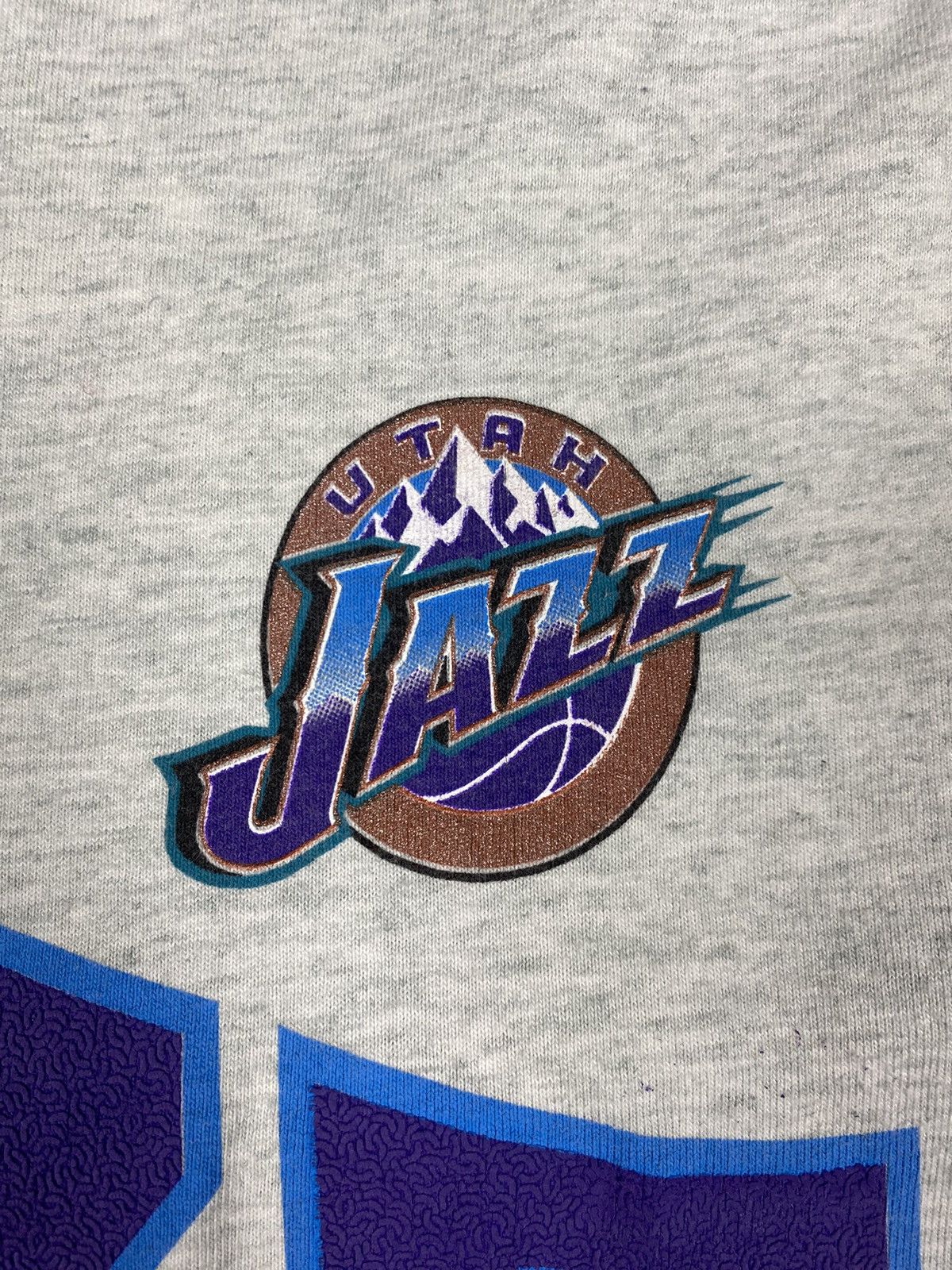 NBA × Vintage Vintage 90s Utah Jazz NBA T shirt Tee Size S Size US L / EU 52-54 / 3 - 9 Thumbnail
