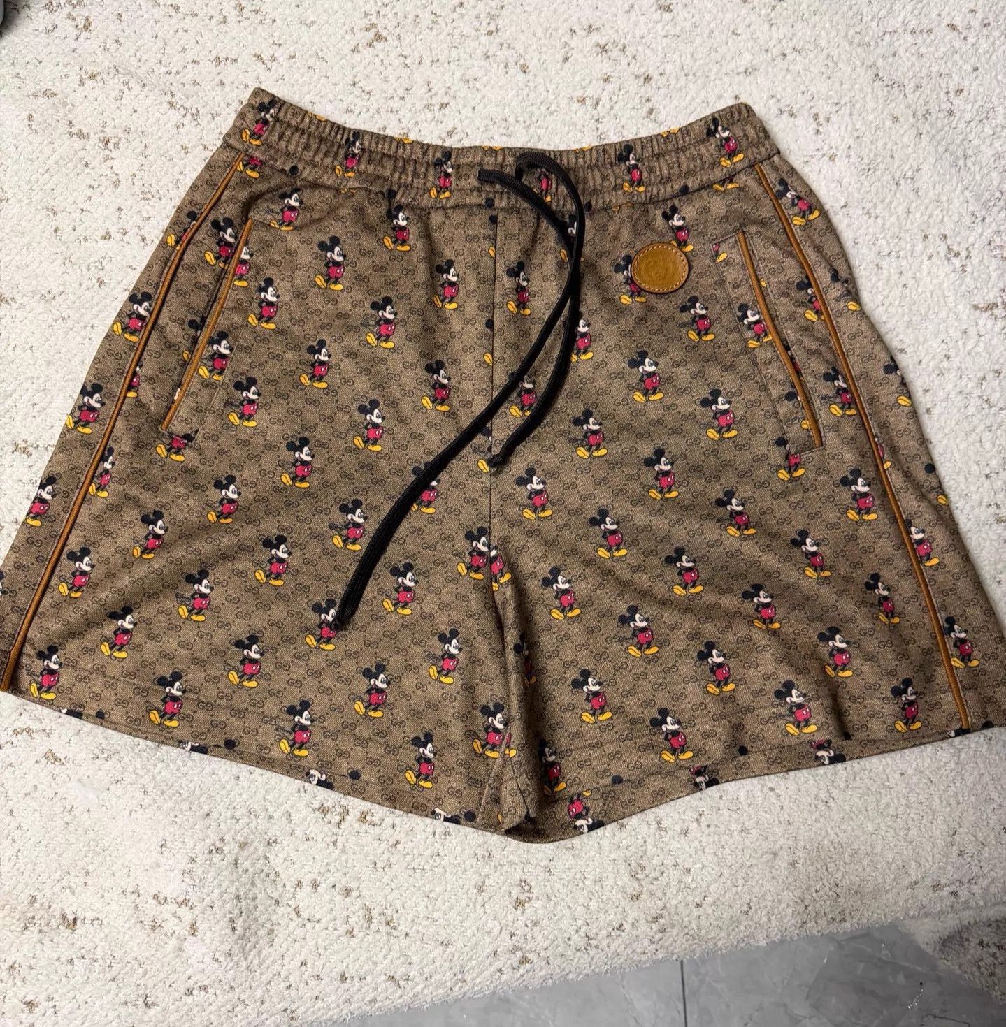 Gucci Gucci Mickey Mouse Shorts Size M Size 27" / US 4 / IT 40 - 1 Thumbnail