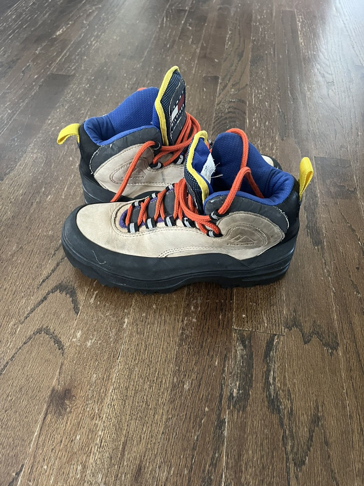 Vintage tommy hilfiger boots sales