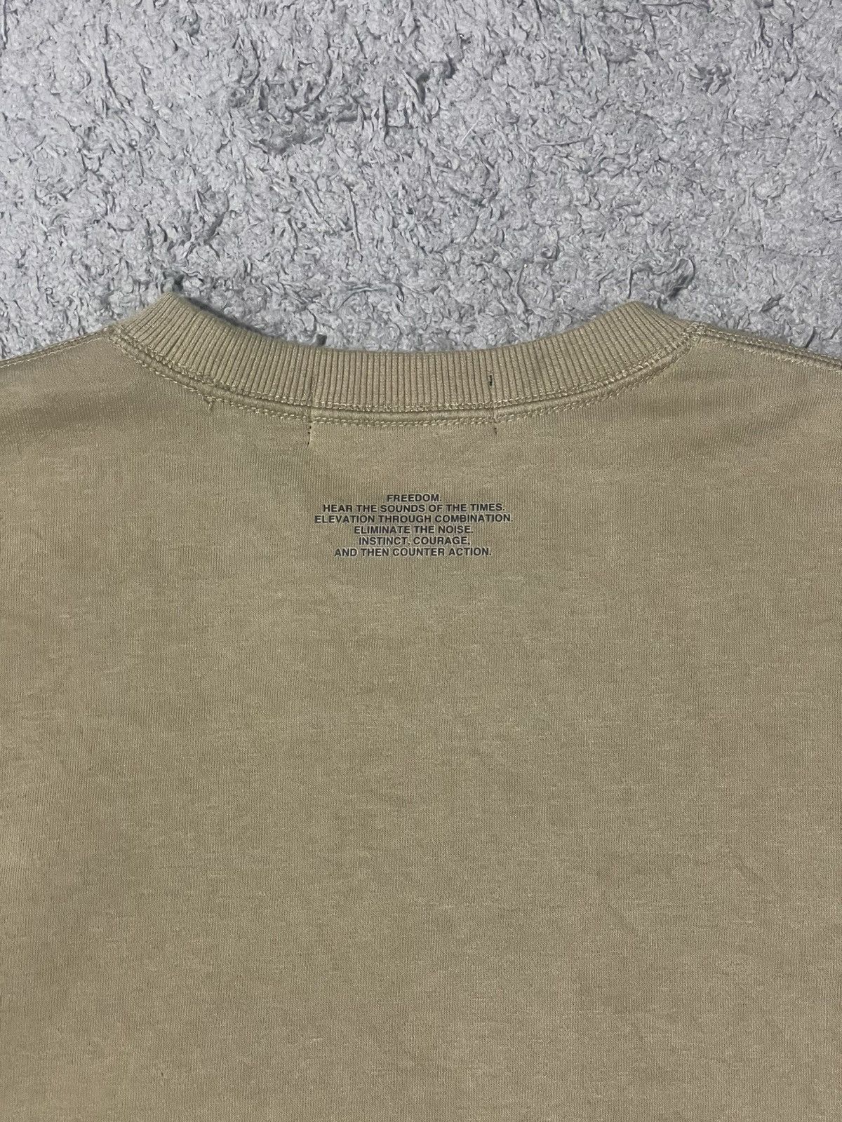 Japanese Brand × Jun Takahashi × Undercover UNDERCOVER FREEDOM x GU FLOWER GRAPHIC SWEATSHIRT Size US XL / EU 56 / 4 - 4 Thumbnail