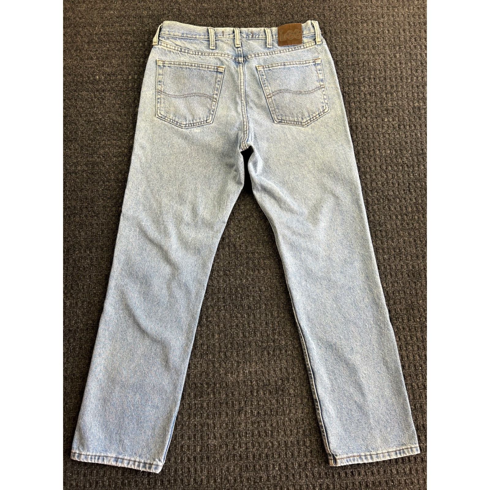 Lee VINTAGE Lee Jeans Mens 34 x 32 Denim Distressed Light Blue Wash Grunge 90s Retro Hipster City Cowboy Straight 5-Pocket Design Mens Size US 34 / EU 50 - 2 Thumbnail