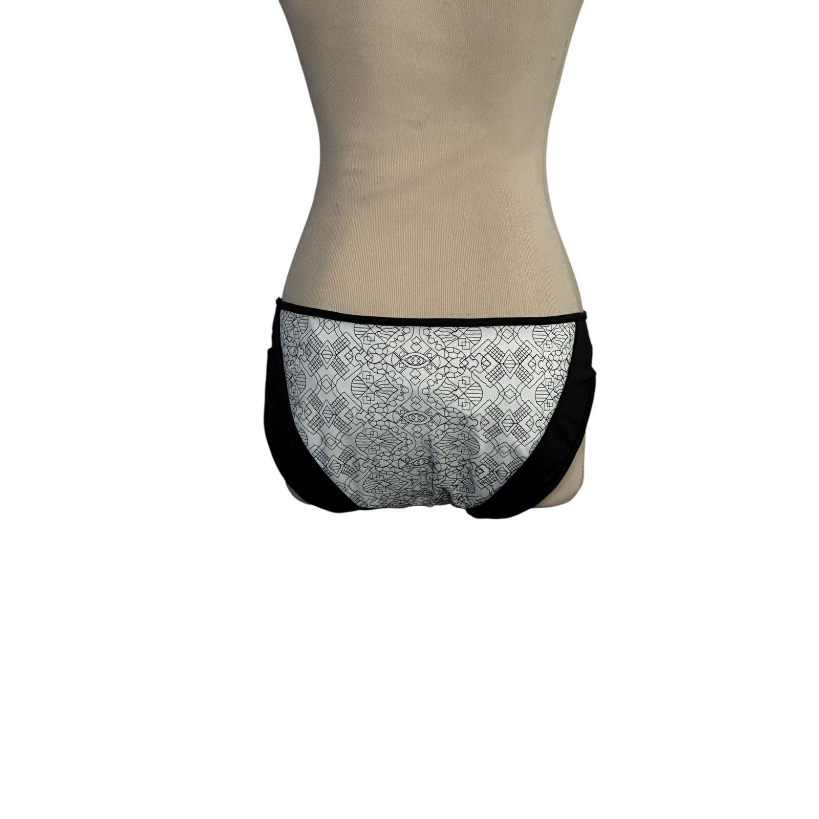 Jonathan Simkhai Jonathan Simkhai black white bikini bottom size Medium Size ONE SIZE - 11 Thumbnail