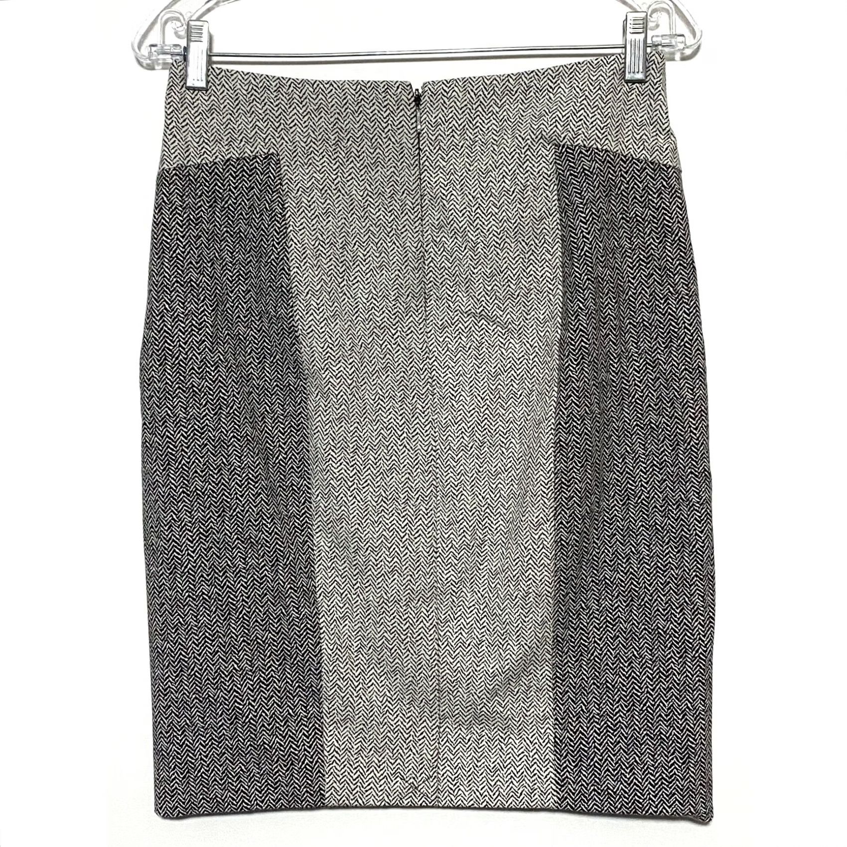 Vintage VINTAGE Rachel Roy Pencil Skirt Mini Black White Herringbone Pattern Womens Size 4 NWT Gray Short Skirt Womens 4 NWT Size 27" / US 4 / IT 40 - 4 Thumbnail