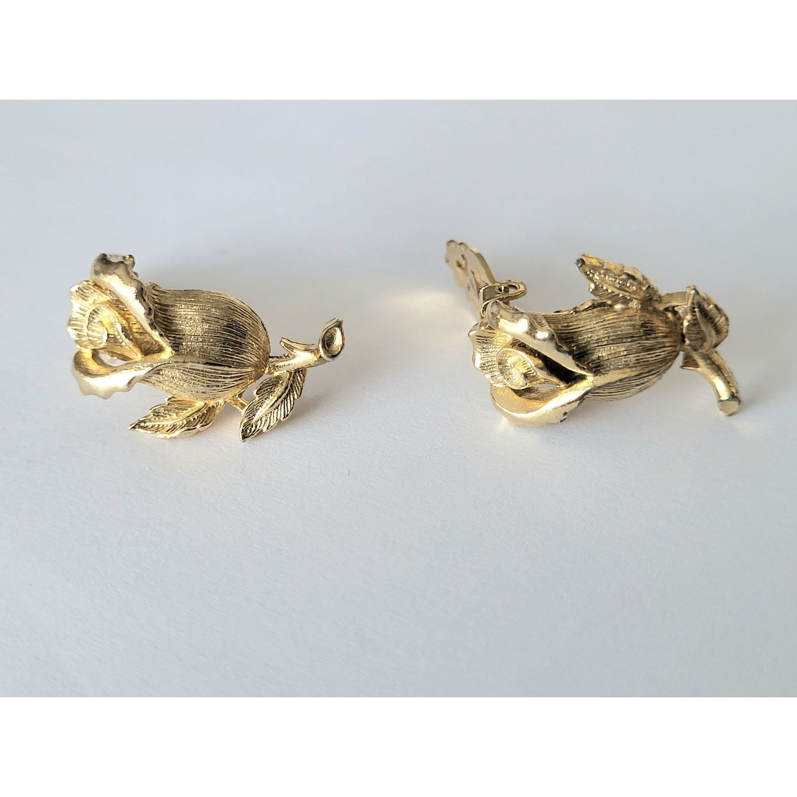 Other Lisner Signed Vintage Earrings Gold Flower Clip Size ONE SIZE - 2 Thumbnail