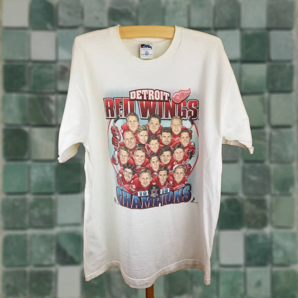 NHL VINTAGE 1998 DETROIT RED WINGS NHL CHAMPIONS PRO PLAYER WHITE T-SHIRT XLARGE Men Size US XL / EU 56 / 4 - 1 Thumbnail