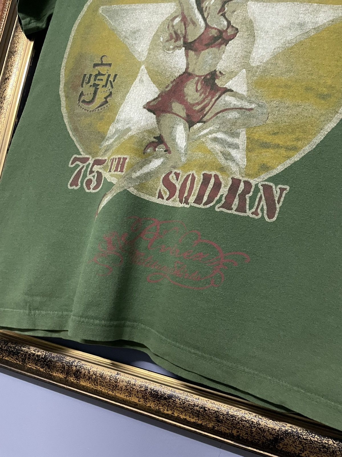 Avirex Vintage 1990s Designer Avirex Sexy Girl Anniversary Tshirt Size US M / EU 48-50 / 2 - 5 Thumbnail