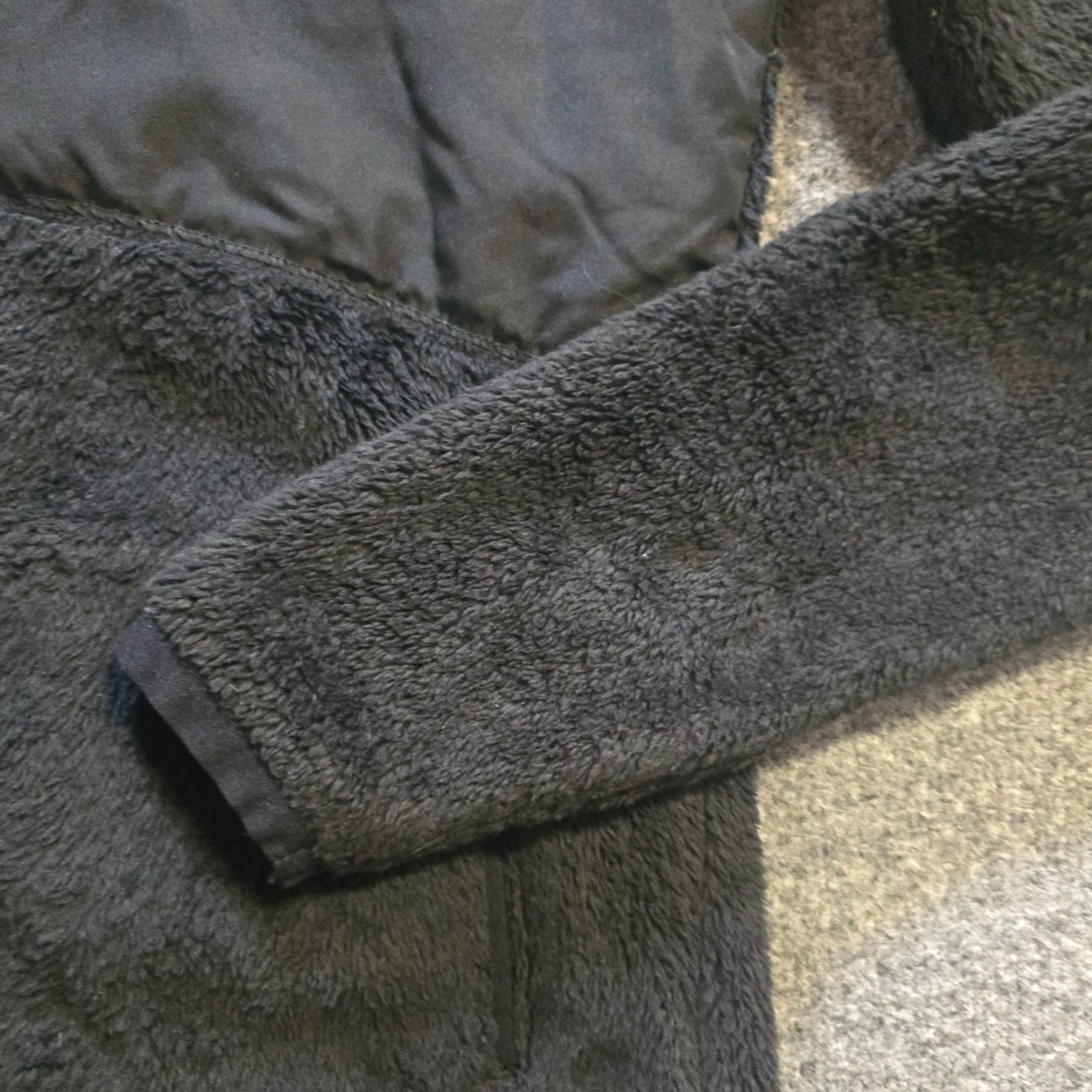Vintage VINTAGE Bruins Sweater Womens Size Small Black Fleece Fuzzy Full Zip Long Sleeve Casual Size S / US 4 / IT 40 - 4 Thumbnail