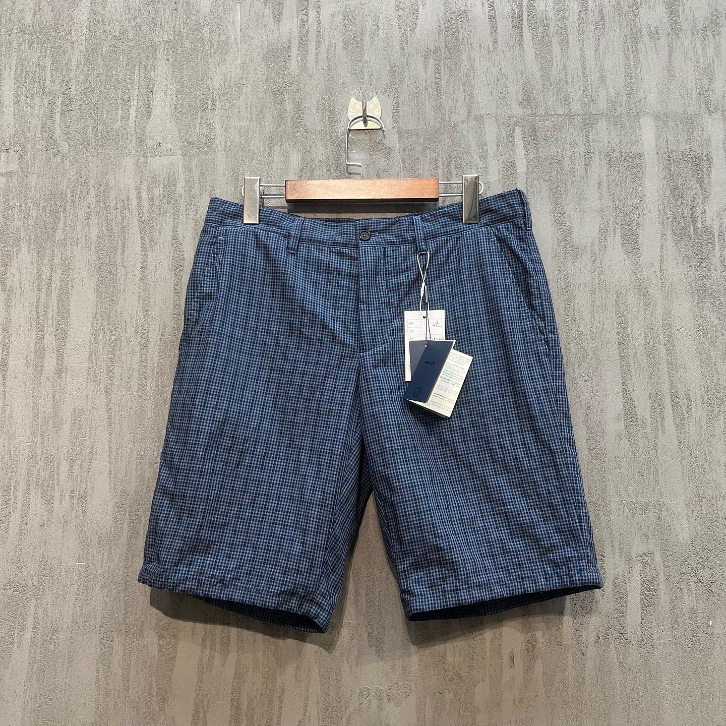 Prada Prada Check Shorts Size 32 Size US 32 / EU 48 - 1 Thumbnail