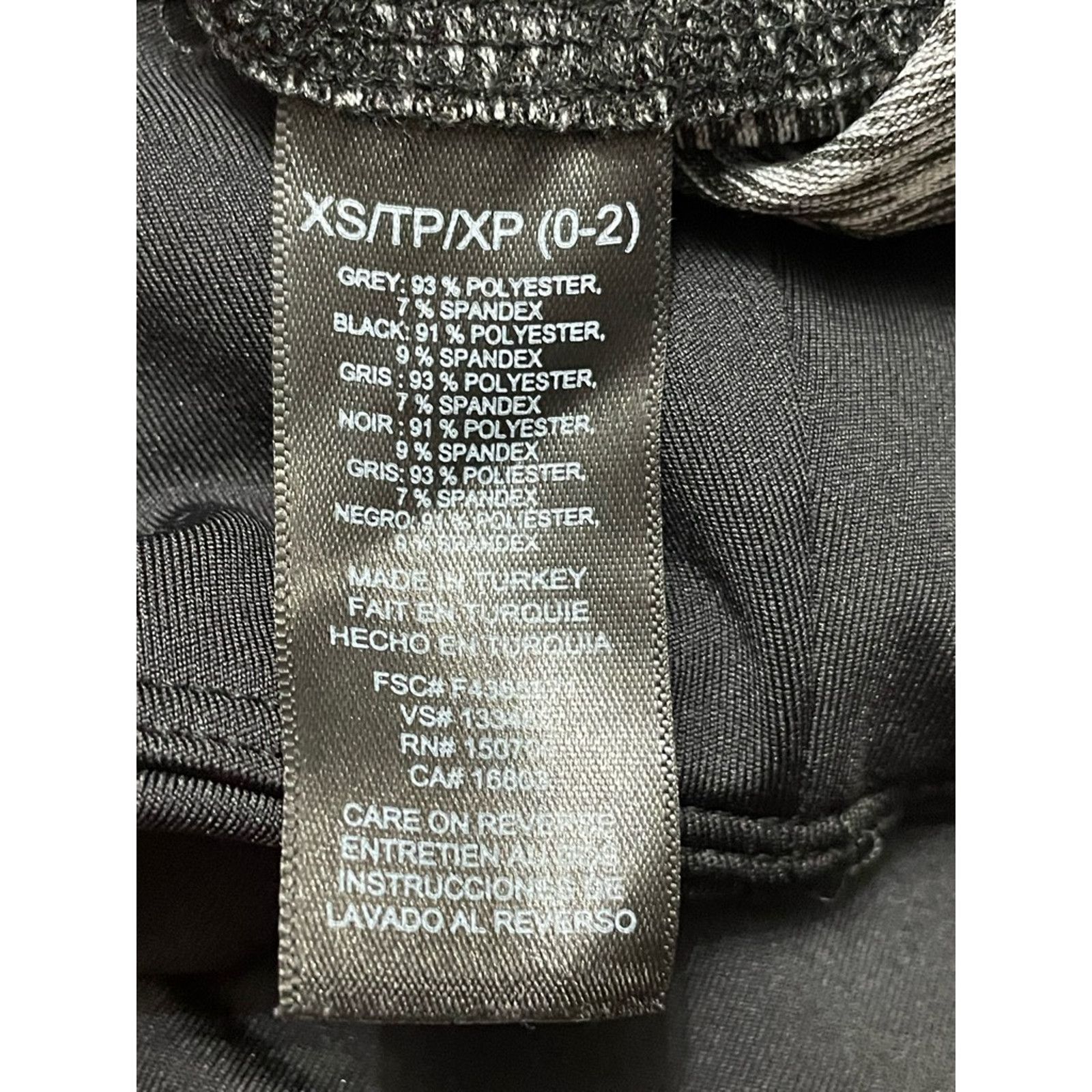 Other Avon Activewear Cropped Leggings Color Block Grey/Black XS Size 26" / US 2 / IT 38 - 8 Thumbnail