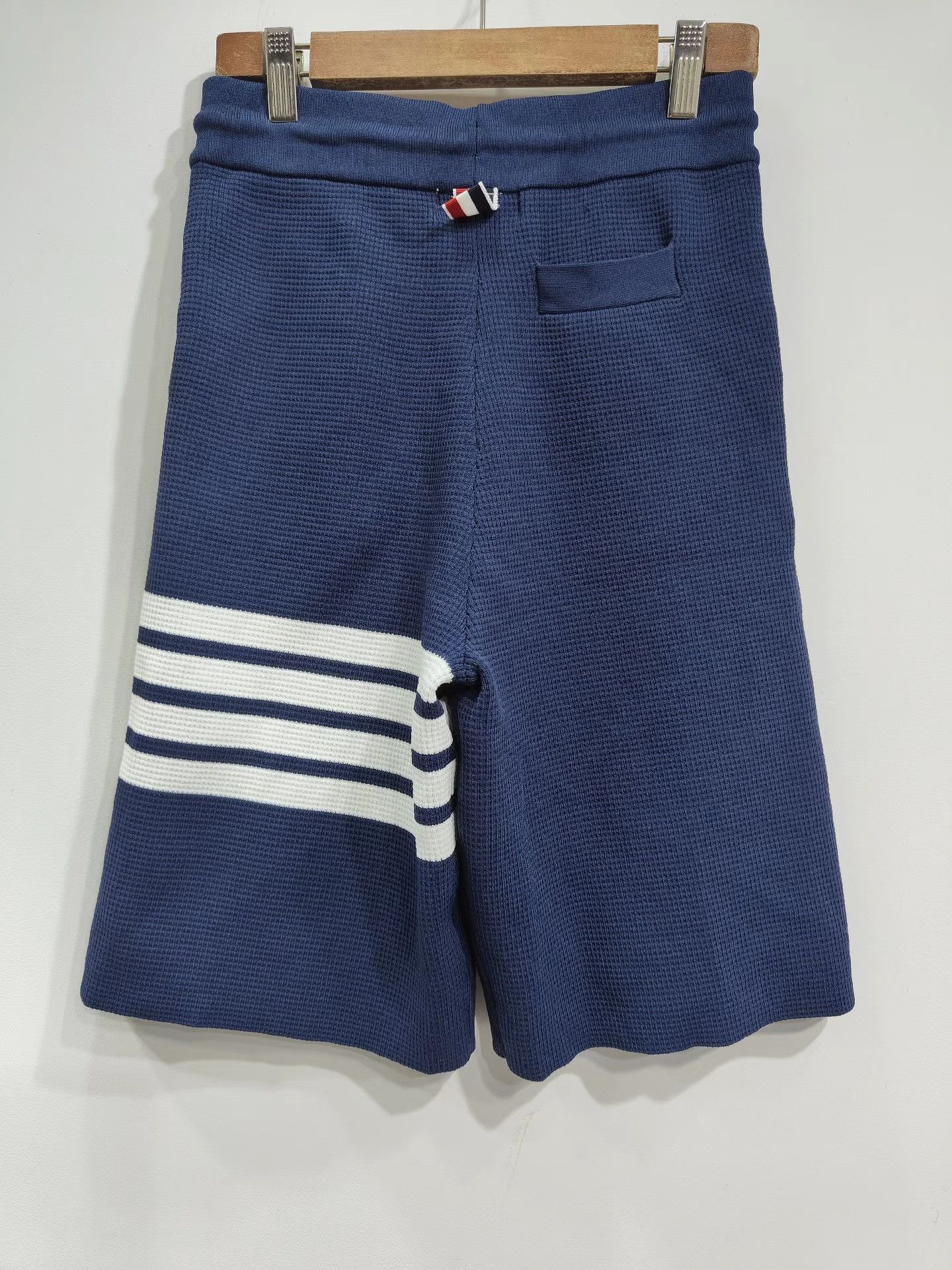 Thom Browne THOM BROWNE Navy Knit Shorts K29 Size US 29 - 2 Thumbnail